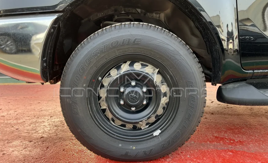 2023 Toyota Hilux 2.8L 4X4 DOUBLE CABIN DIESEL AUTOMATIC SR5