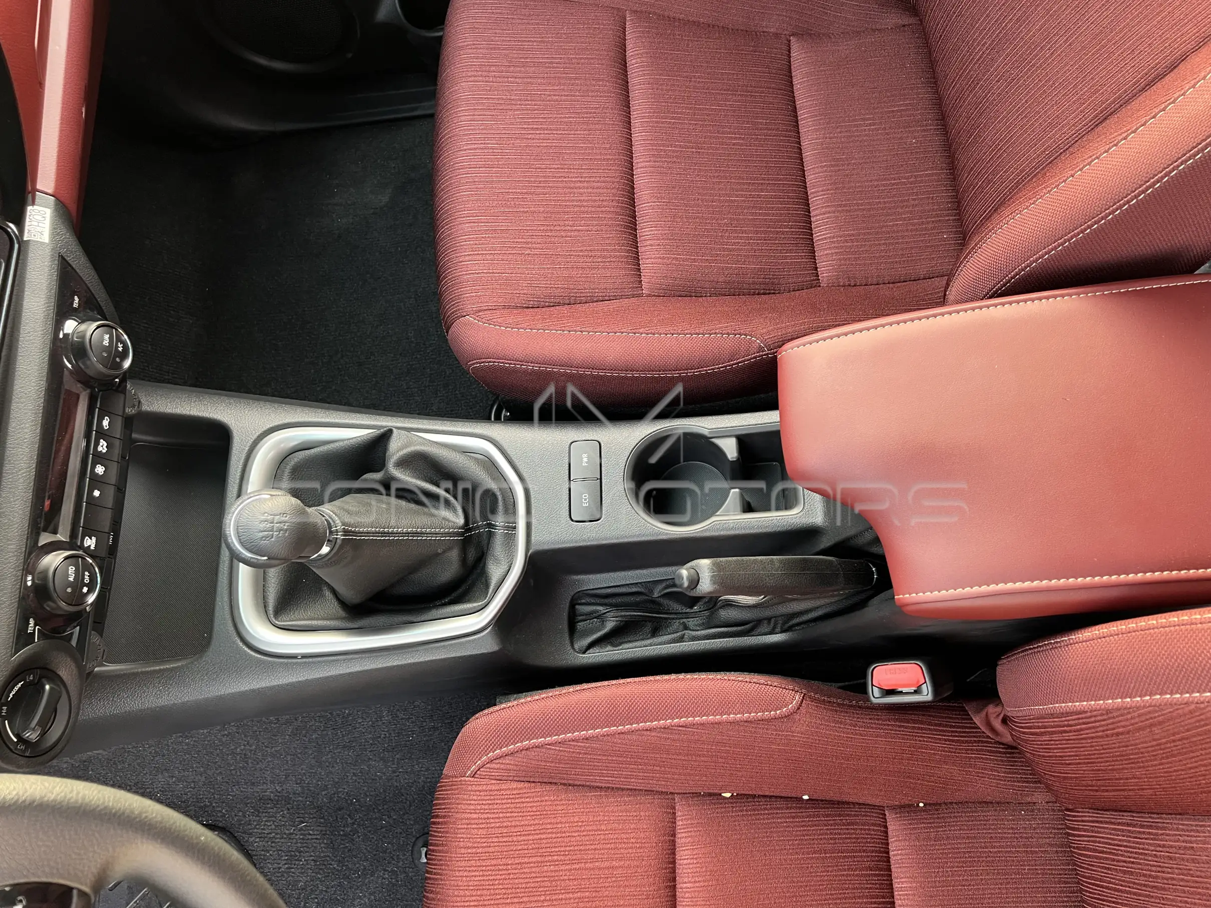 2023 Toyota Hilux 2.8L 4X4 DOUBLE CABIN DIESEL AUTOMATIC SR5