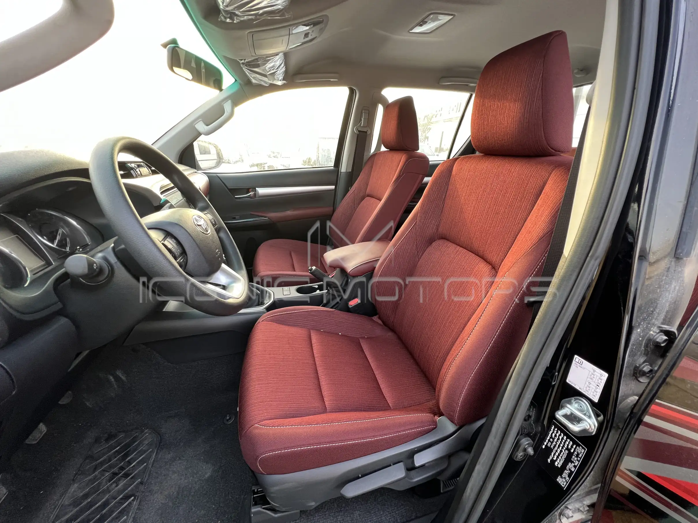 2023 Toyota Hilux 2.8L 4X4 DOUBLE CABIN DIESEL AUTOMATIC SR5
