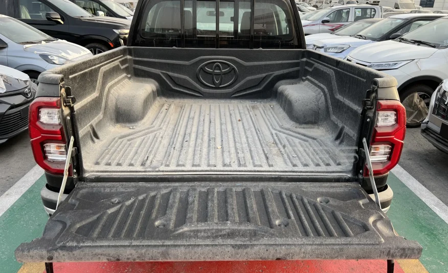 2023 Toyota Hilux 2.8L 4X4 DOUBLE CABIN DIESEL AUTOMATIC SR5