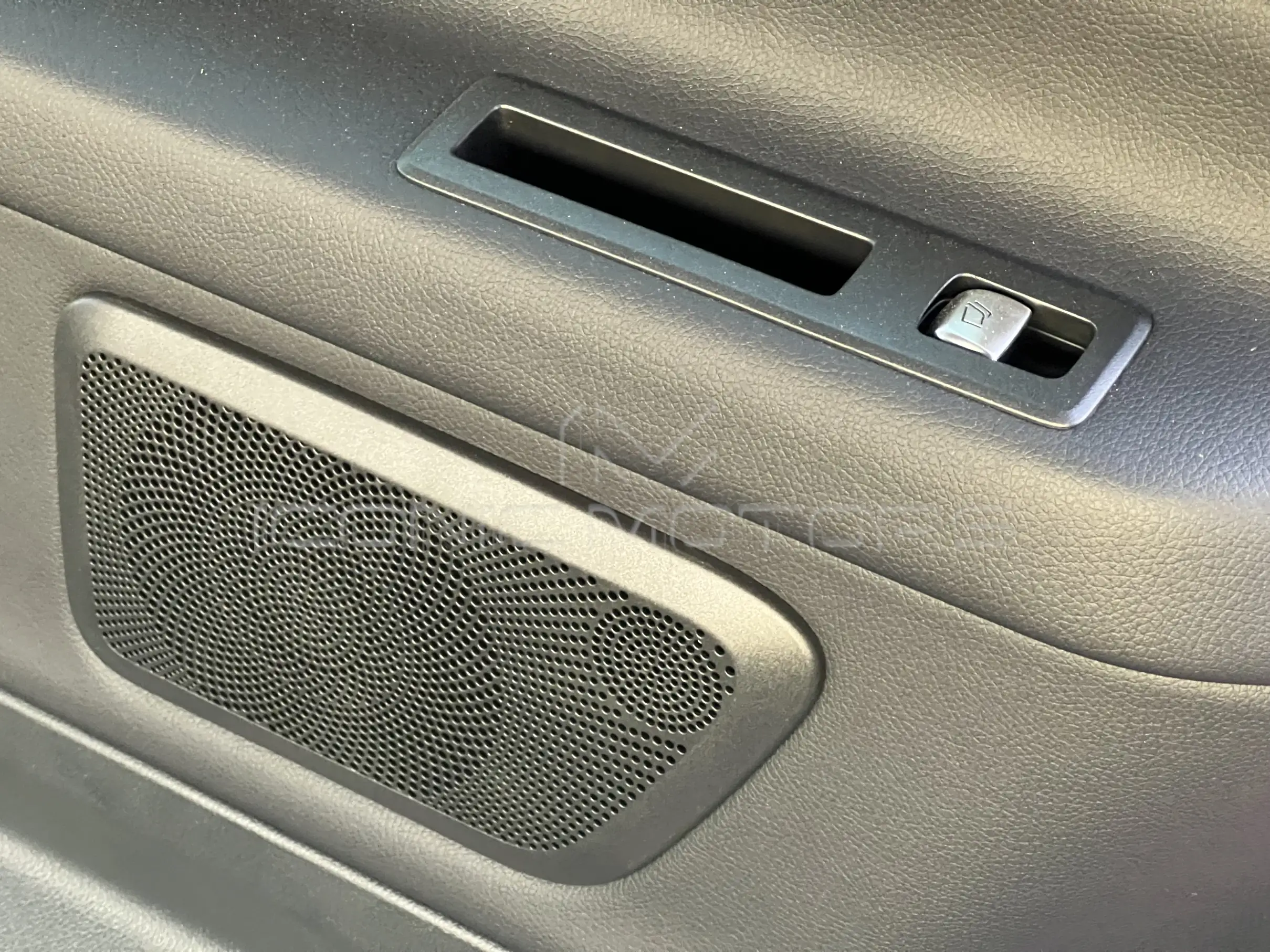 2024 Mercedes Benz V250 2.0L