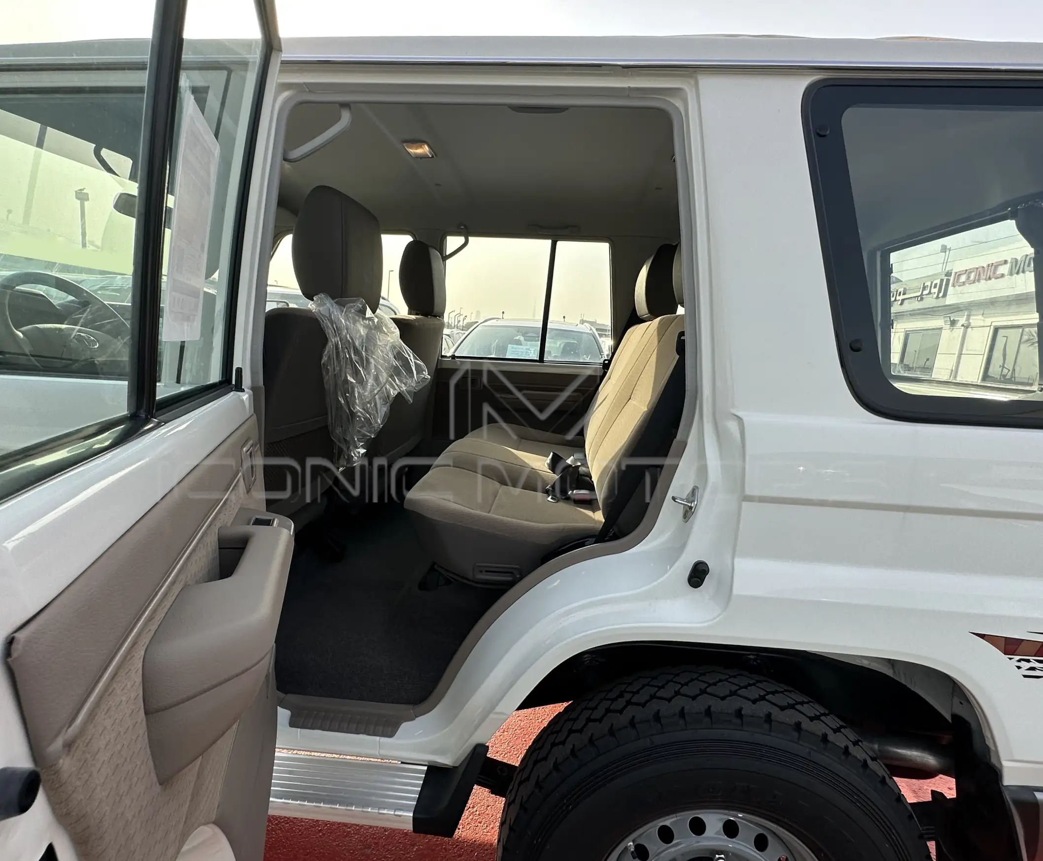 2023 Toyota Land Cruiser Hard Top LC76 Petrol 4.0L 5 DR Basic Option