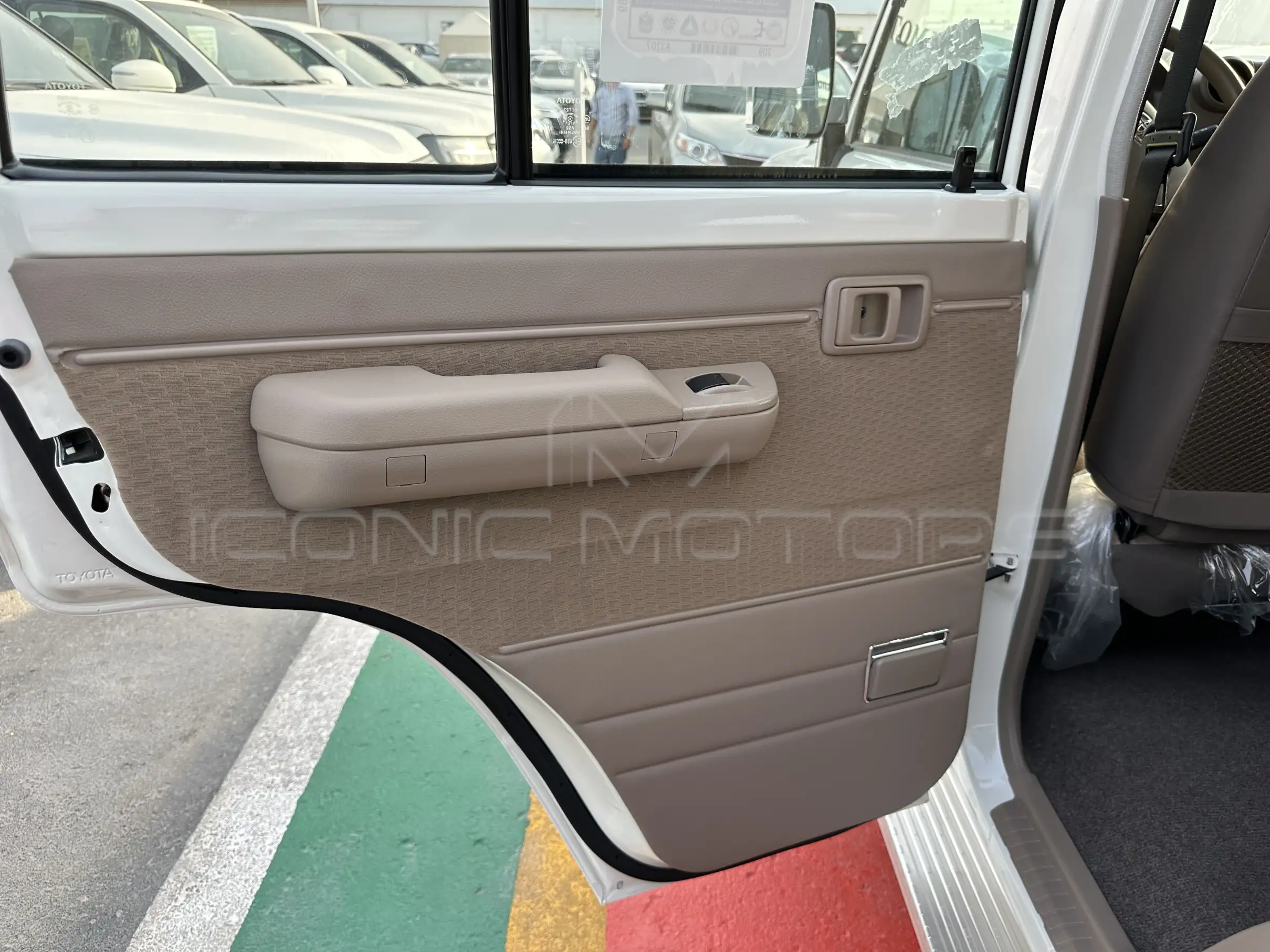 2023 Toyota Land Cruiser Hard Top LC76 Petrol 4.0L 5 DR Basic Option