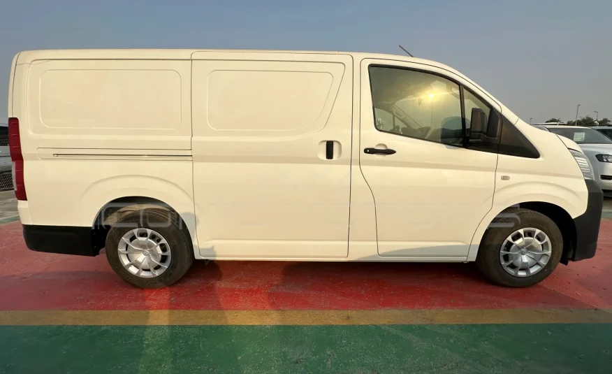 TOYOTA HIACE GL CARGO VAN STD ROOF 3.5L PETROL M/T TH554