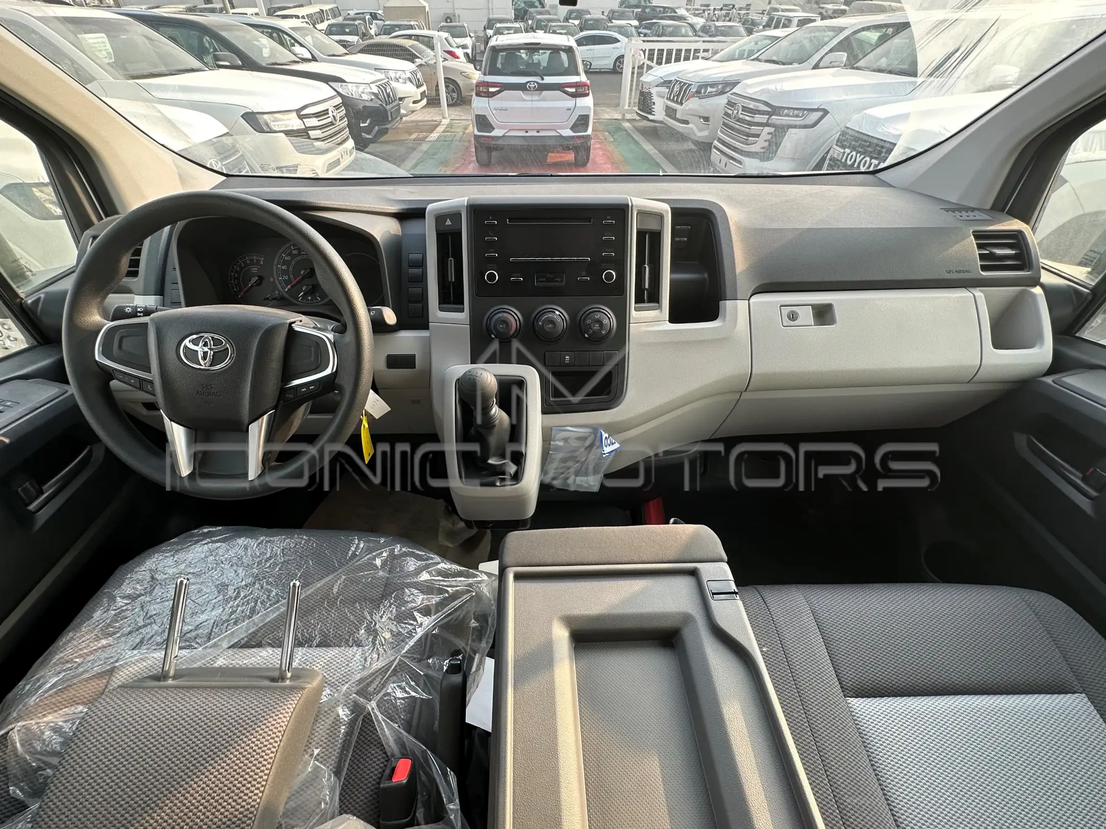 TOYOTA HIACE GL CARGO VAN STD ROOF 3.5L PETROL M/T TH554
