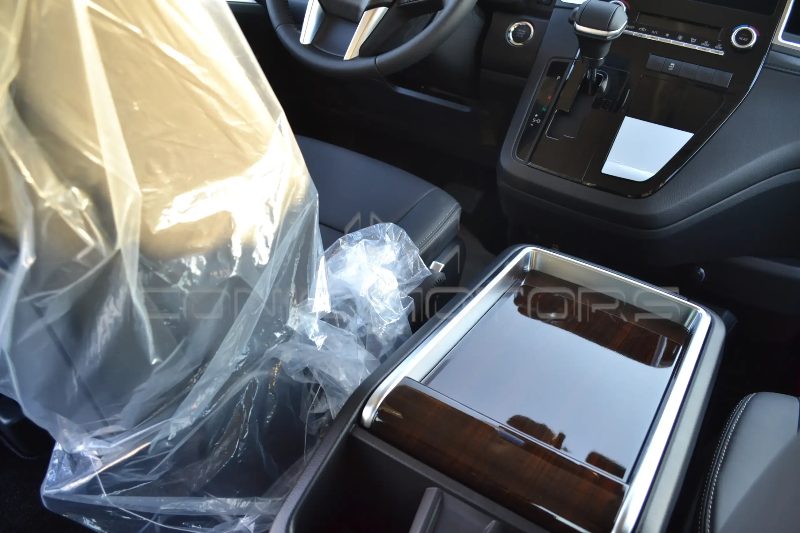2024 TOYOTA GRANVIA 3.5L PREMIUM TG3081