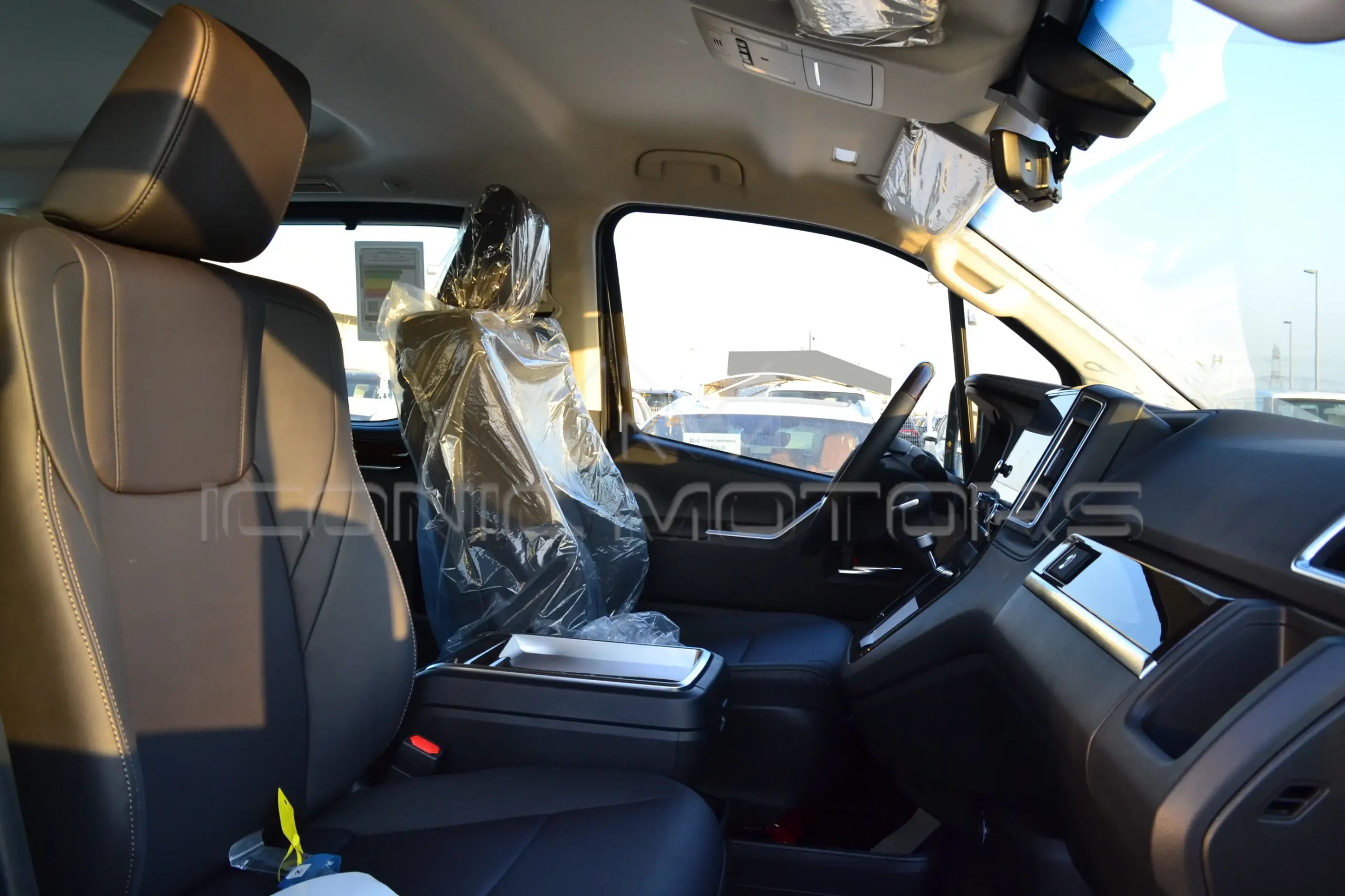 2024 TOYOTA GRANVIA 3.5L PREMIUM TG3081
