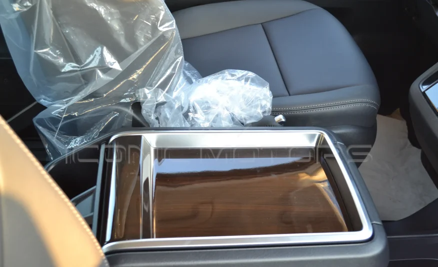 2024 TOYOTA GRANVIA 3.5L PREMIUM TG3081