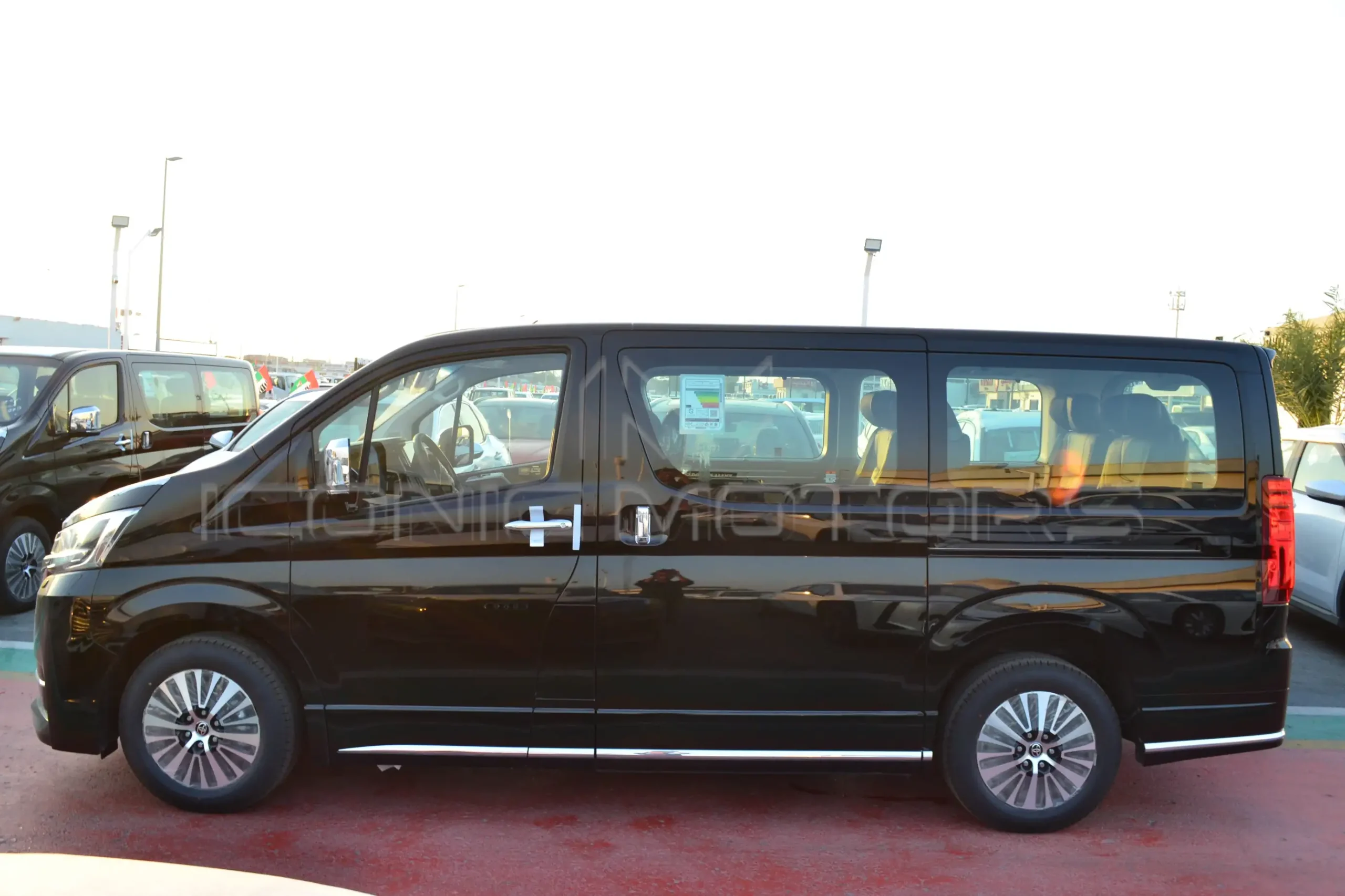 2024 TOYOTA GRANVIA 3.5L PREMIUM TG3081