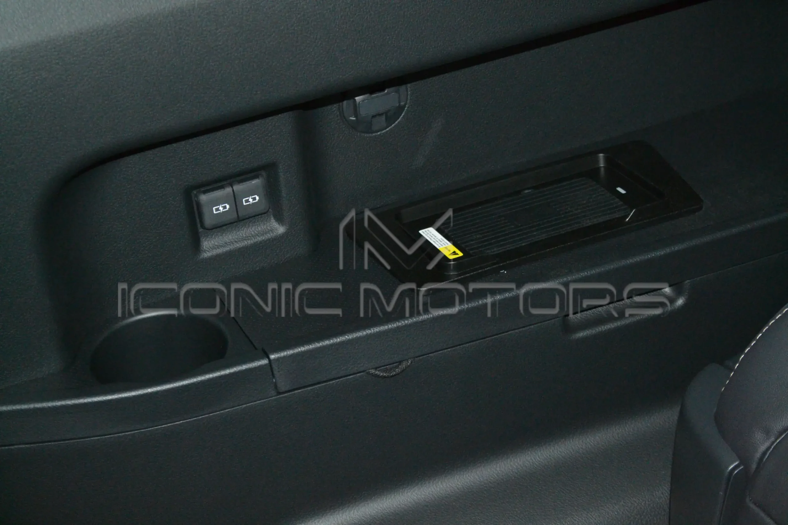 2024 TOYOTA GRANVIA 3.5L PREMIUM TG3081