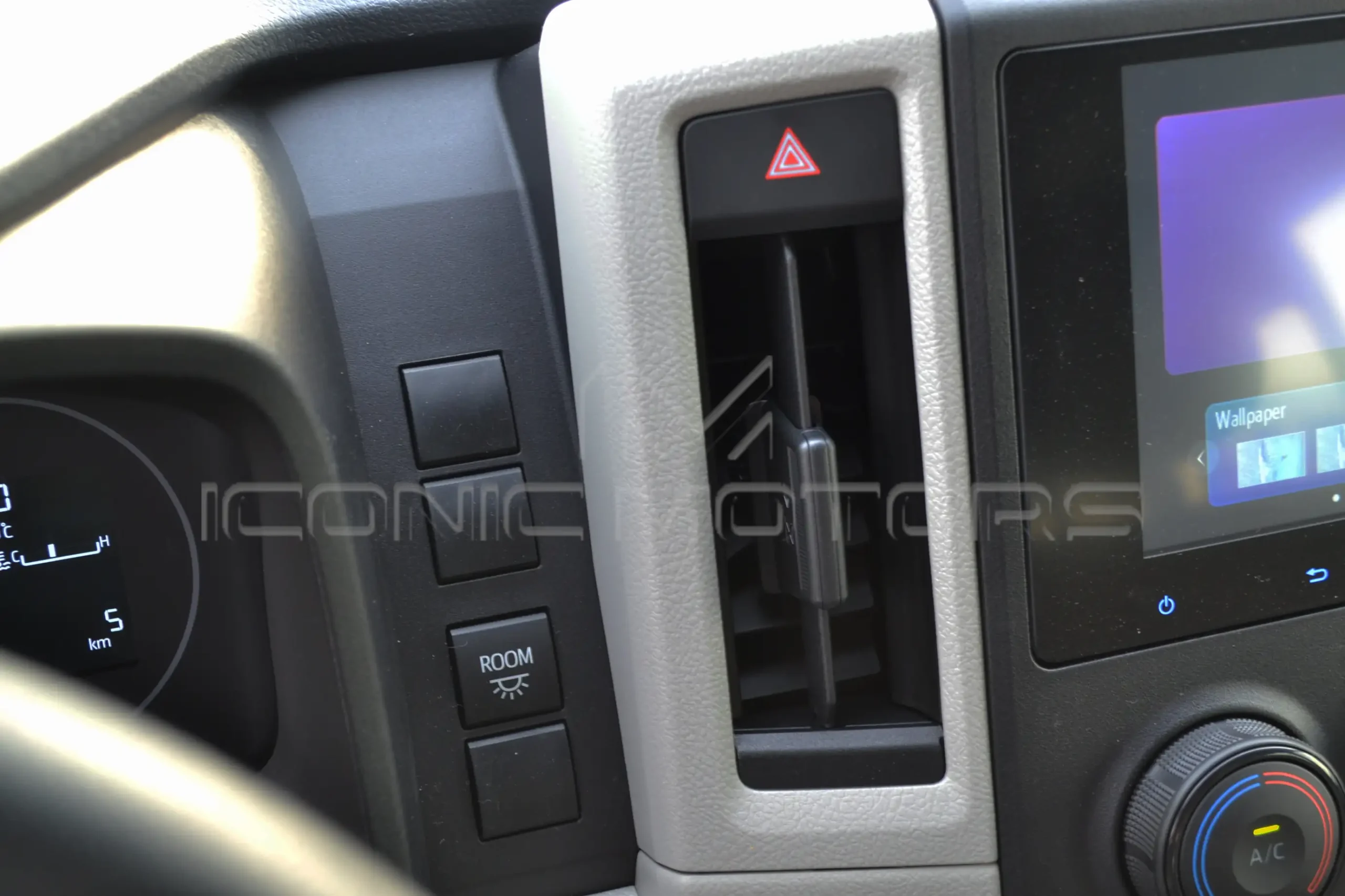 2024 TOYOTA HIACE COMMUTER GL 3.5L PETROL M/T 13-STR THC3823