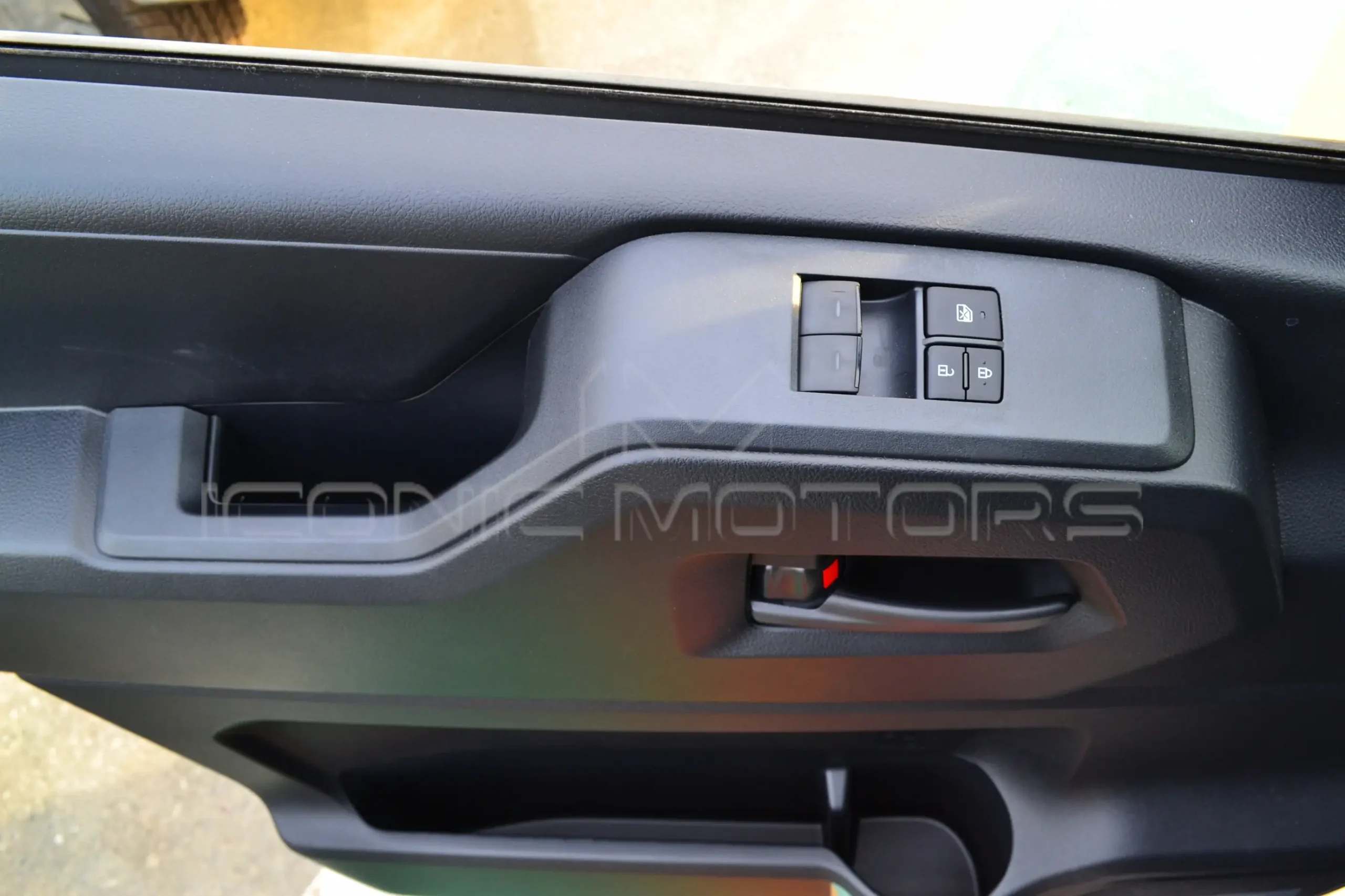 2024 TOYOTA HIACE COMMUTER GL 3.5L PETROL M/T 13-STR THC3823