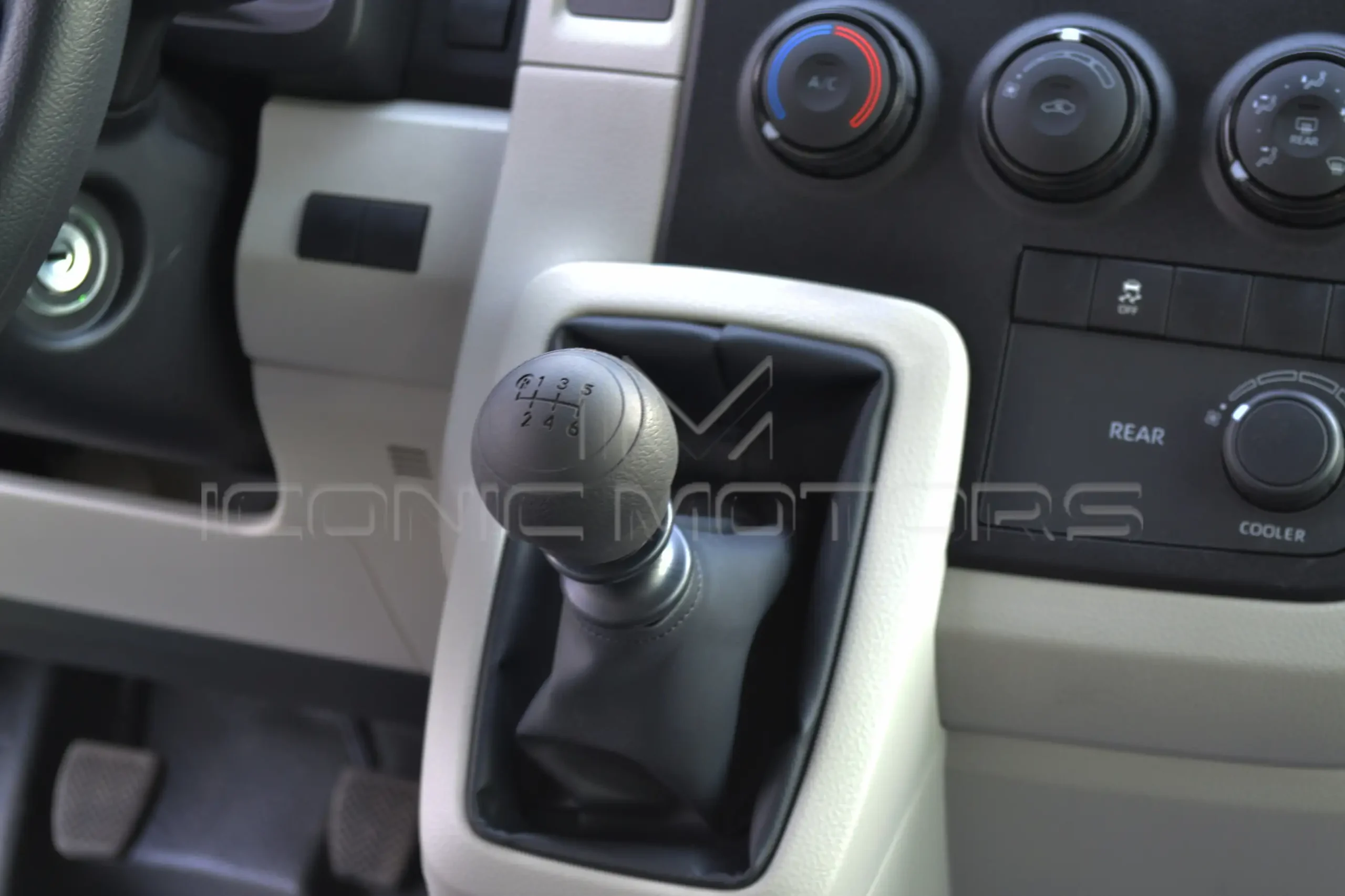 2024 TOYOTA HIACE COMMUTER GL 3.5L PETROL M/T 13-STR THC3823