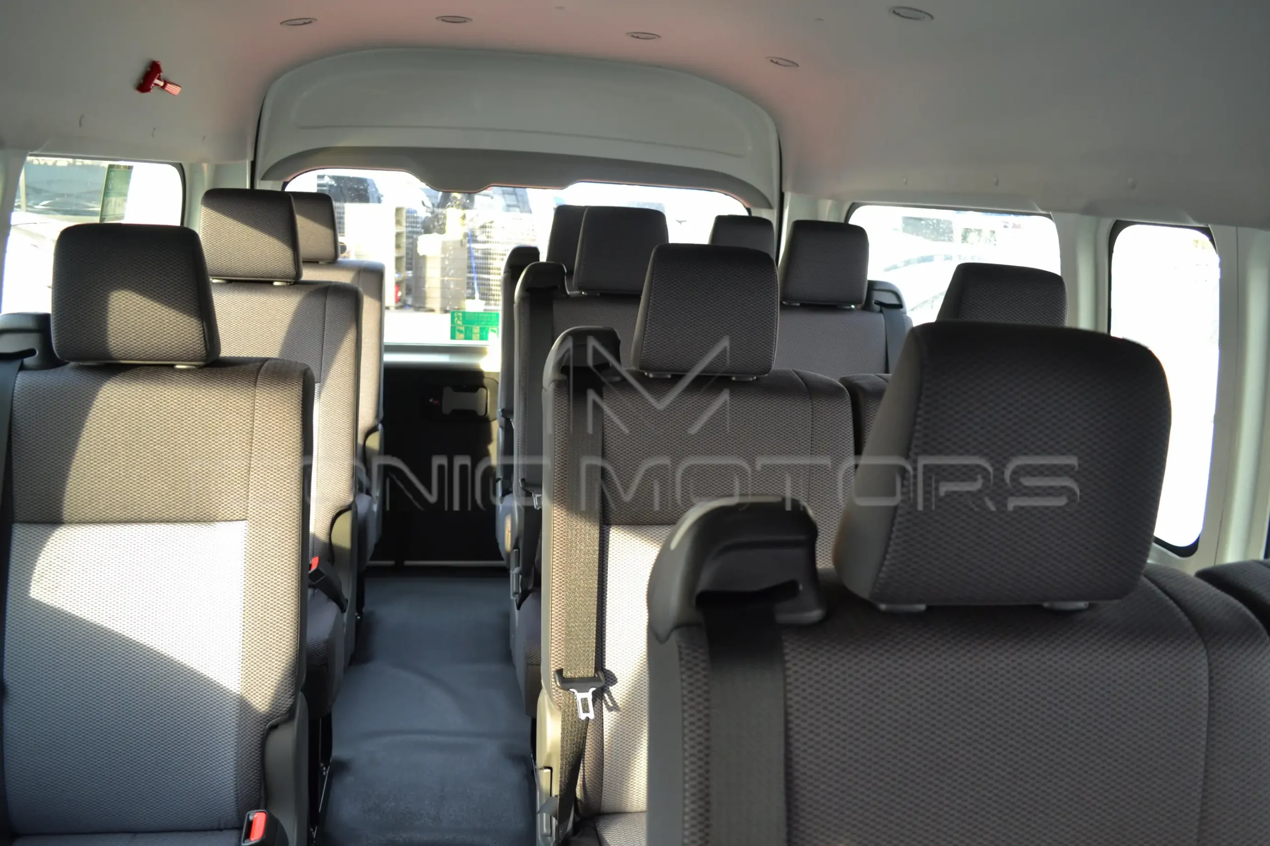 2024 TOYOTA HIACE COMMUTER GL 3.5L PETROL M/T 13-STR THC3823