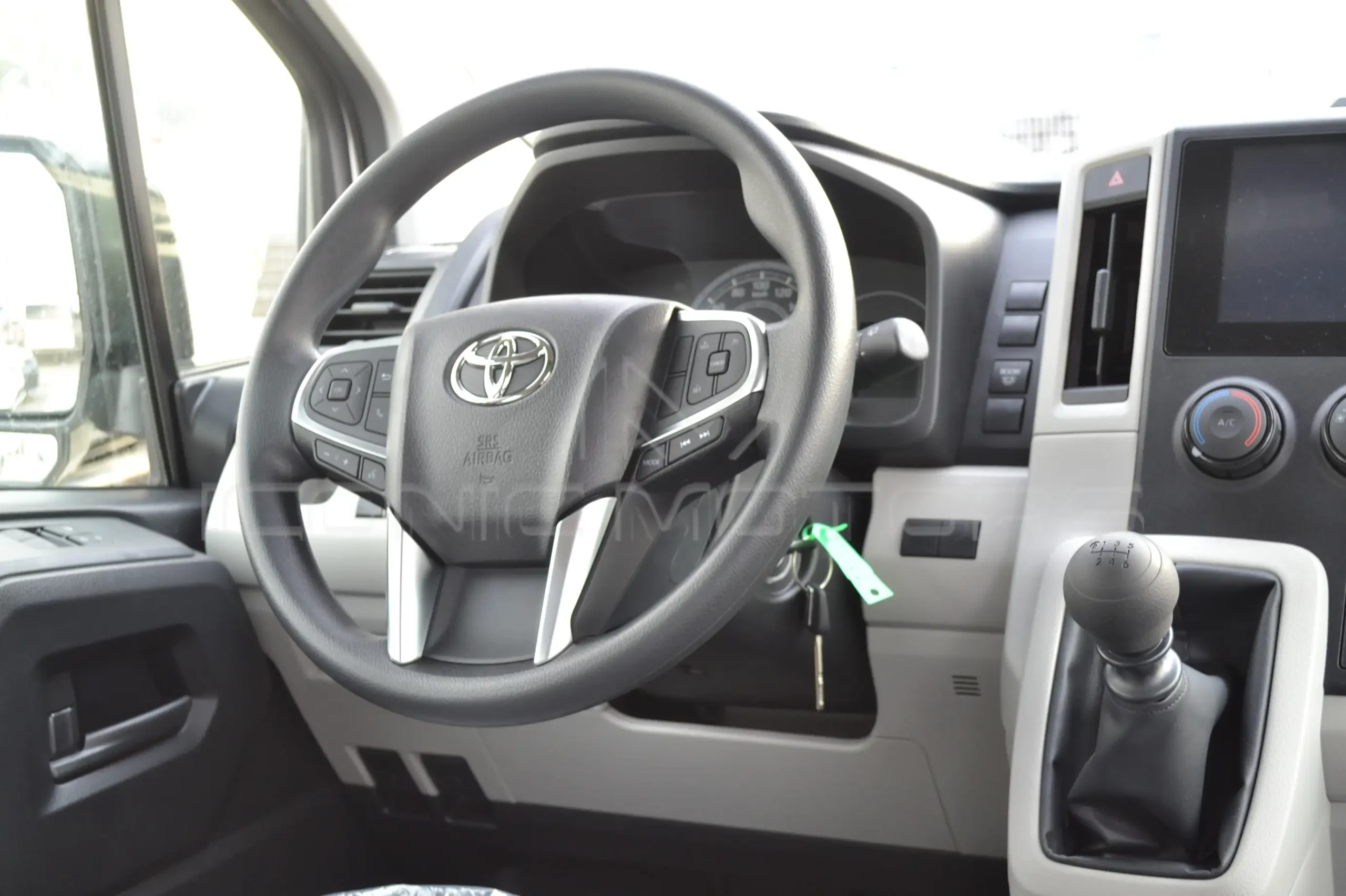 2024 TOYOTA HIACE COMMUTER GL 3.5L PETROL M/T 13-STR THC3823