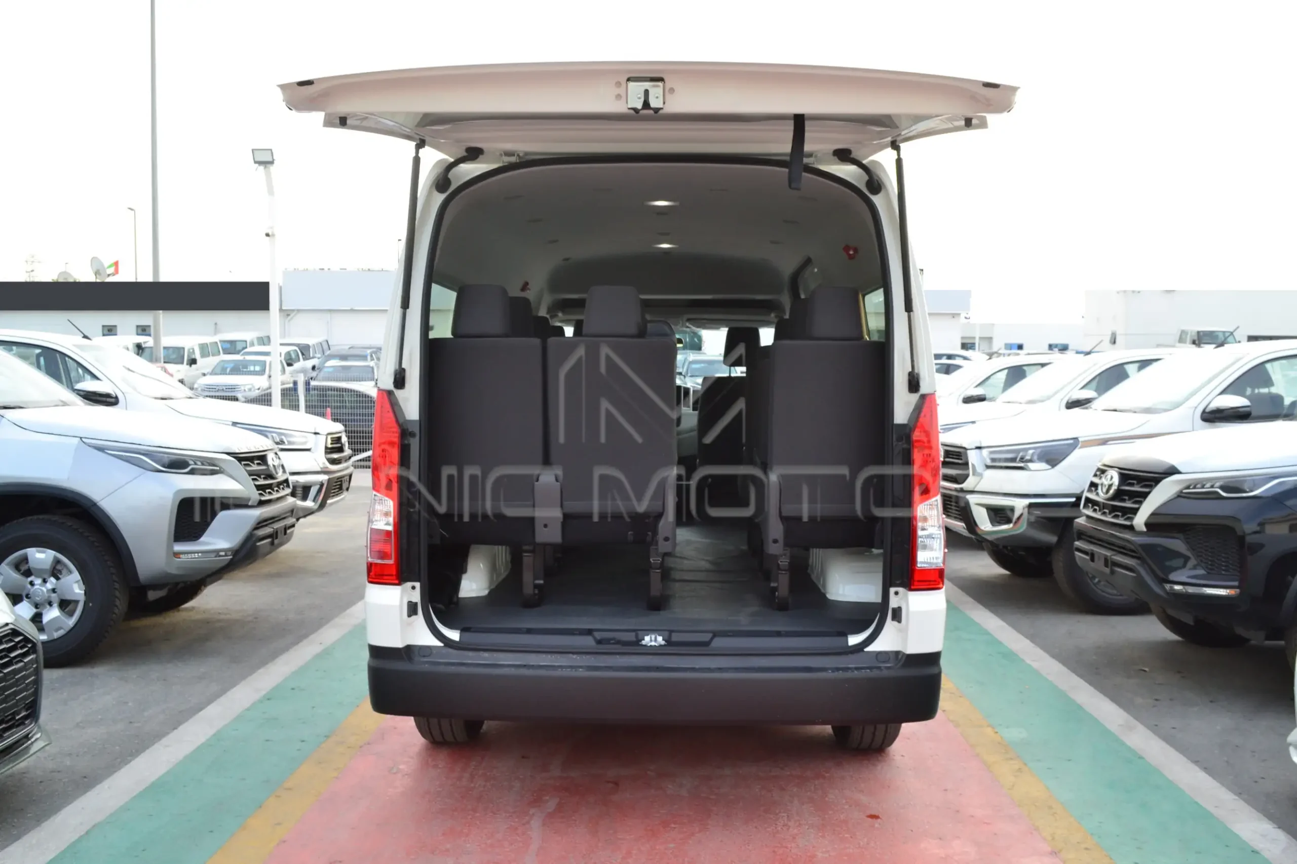2024 TOYOTA HIACE COMMUTER GL 3.5L PETROL M/T 13-STR THC3823