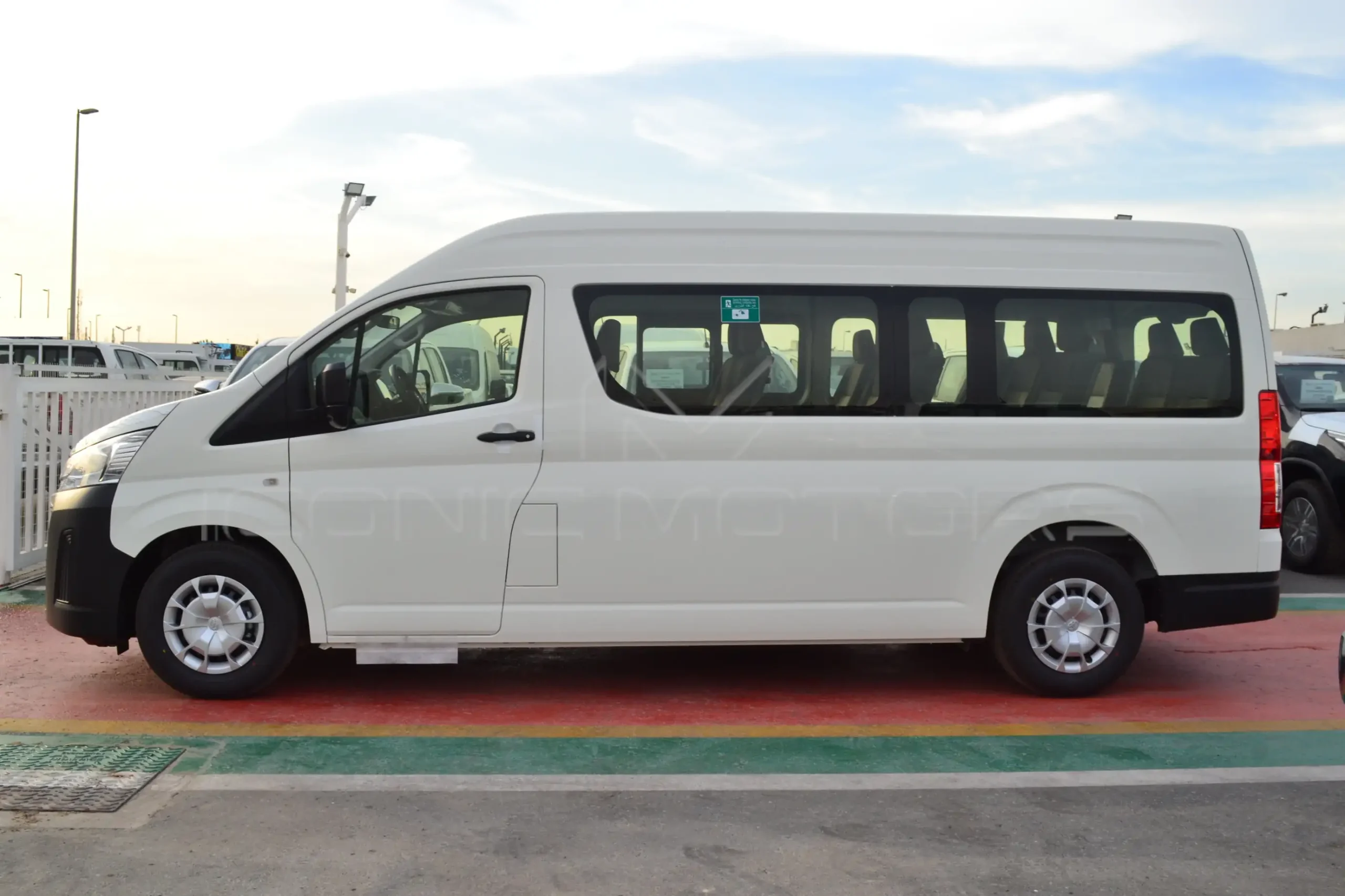 2024 TOYOTA HIACE COMMUTER GL 3.5L PETROL M/T 13-STR THC3823