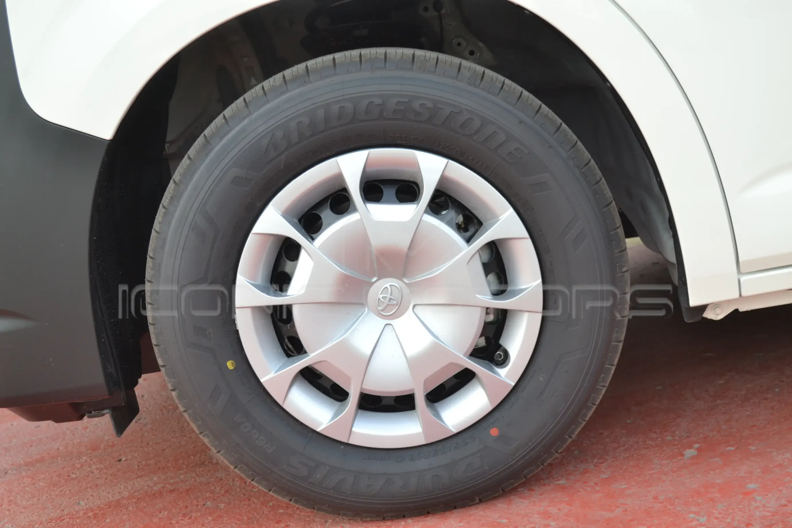 2024 TOYOTA HIACE COMMUTER GL 3.5L PETROL M/T 13-STR THC3823