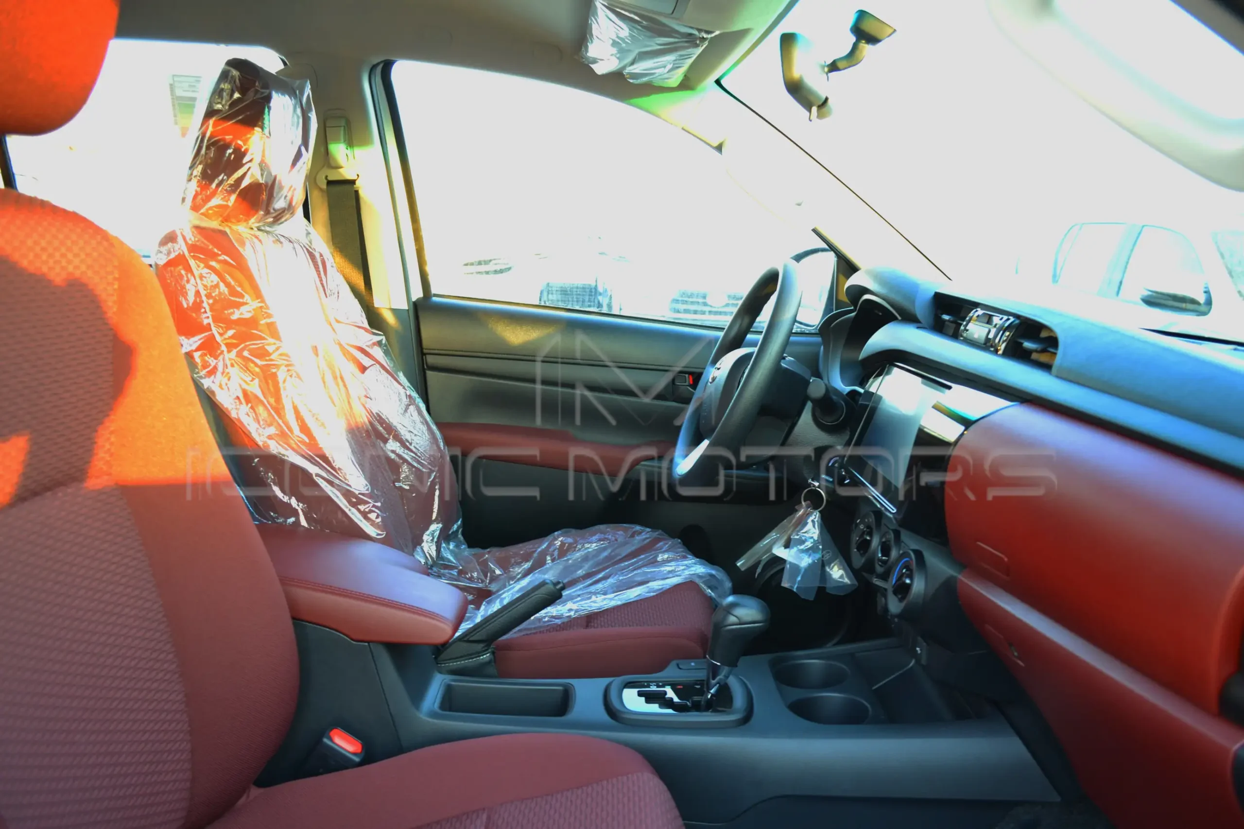 2024 TOYOTA HILUX 2.4L DIESEL A/T 4X4 DLX