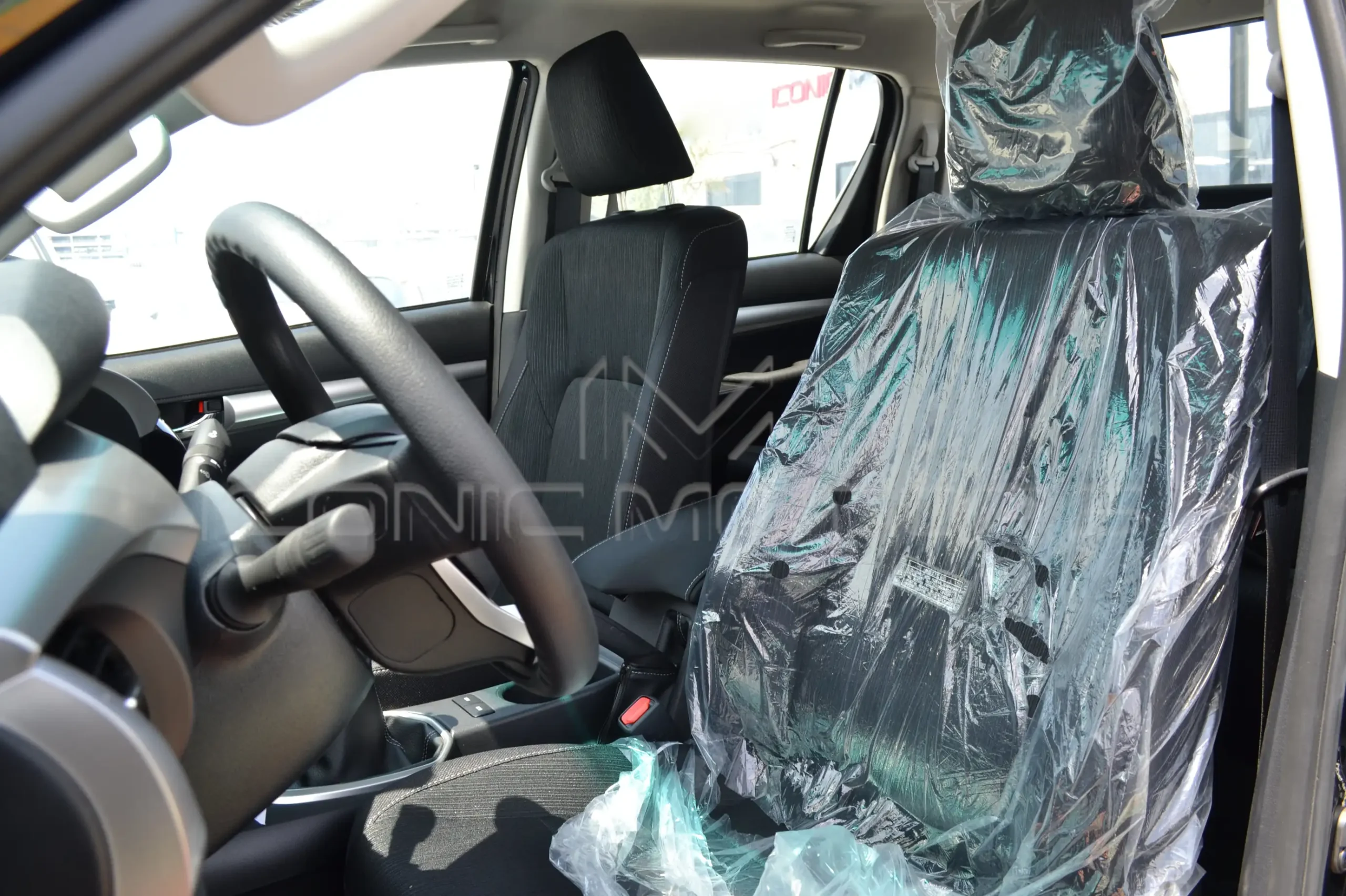 2024 TOYOTA HILUX DOUBLE CABIN 2.7L GLS M/T PETROL 4X4 SR5