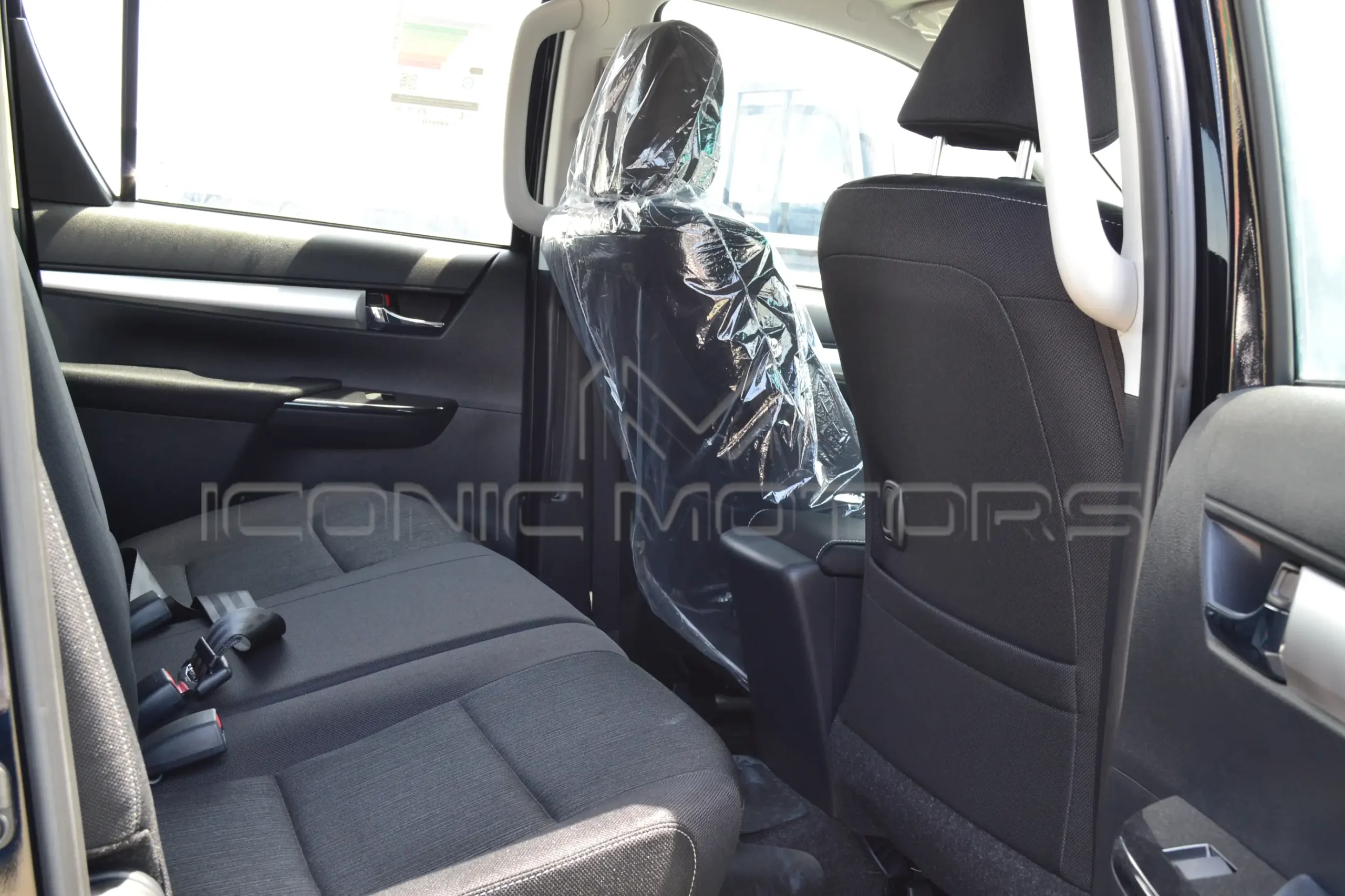 2024 TOYOTA HILUX DOUBLE CABIN 2.7L GLS M/T PETROL 4X4 SR5