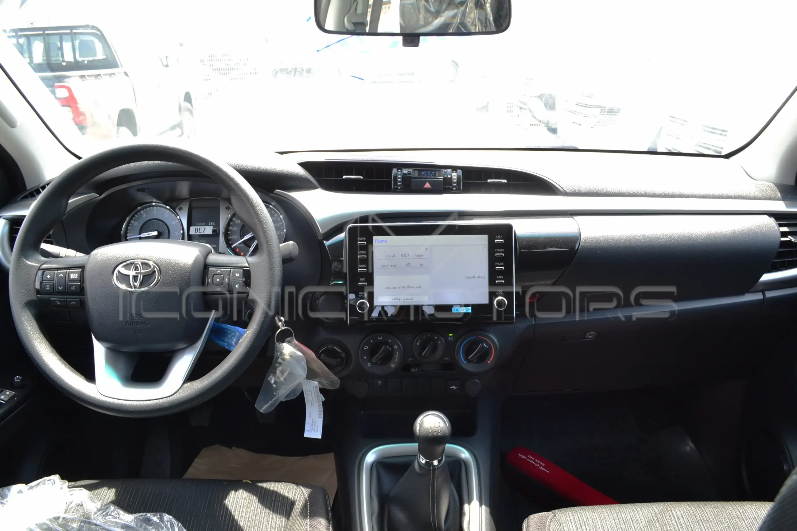 2024 TOYOTA HILUX DOUBLE CABIN 2.7L GLS M/T PETROL 4X4 SR5