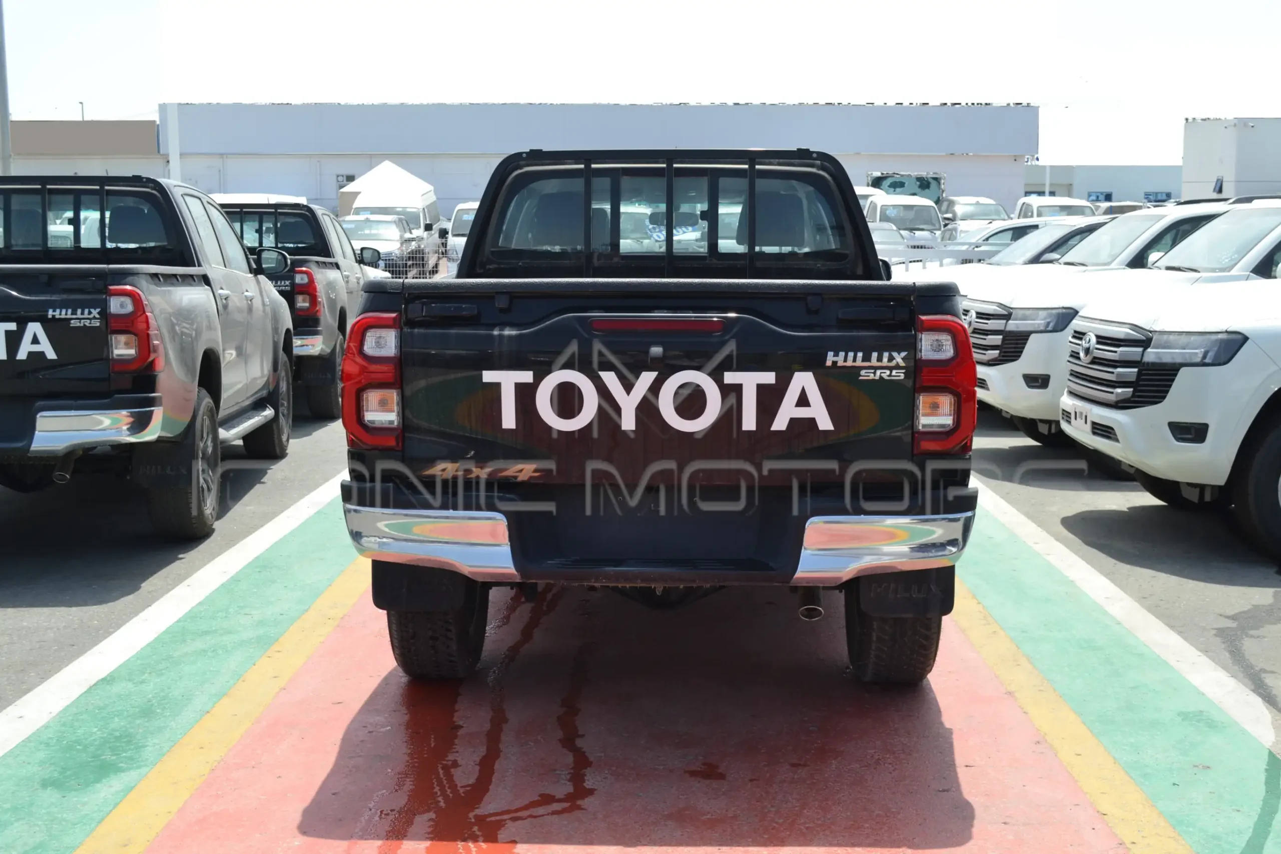 2024 TOYOTA HILUX DOUBLE CABIN 2.7L GLS M/T PETROL 4X4 SR5
