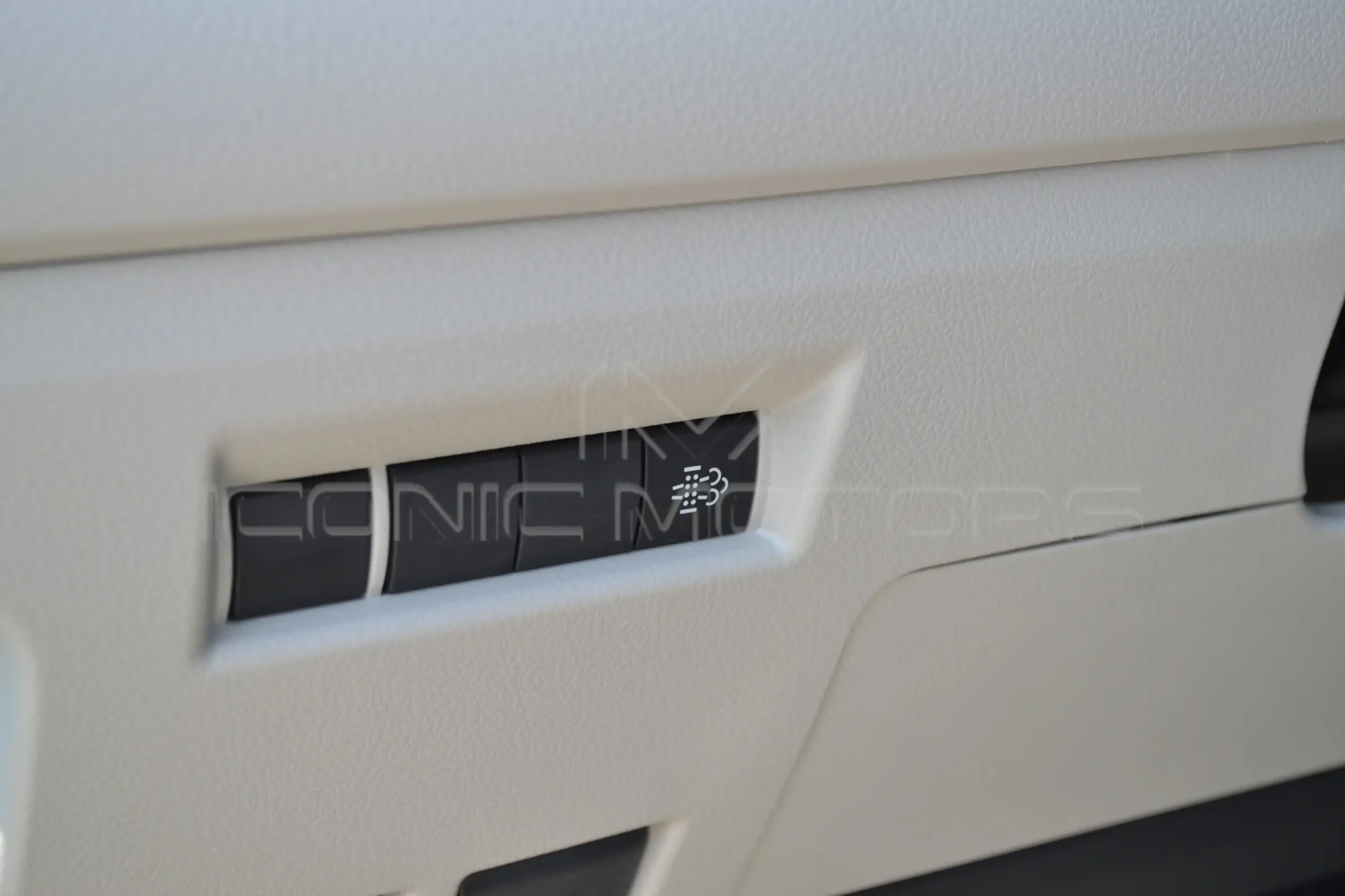 2025 TOYOTA HIACE 13ST HIGH ROOF 2.8L DIESEL,M/T