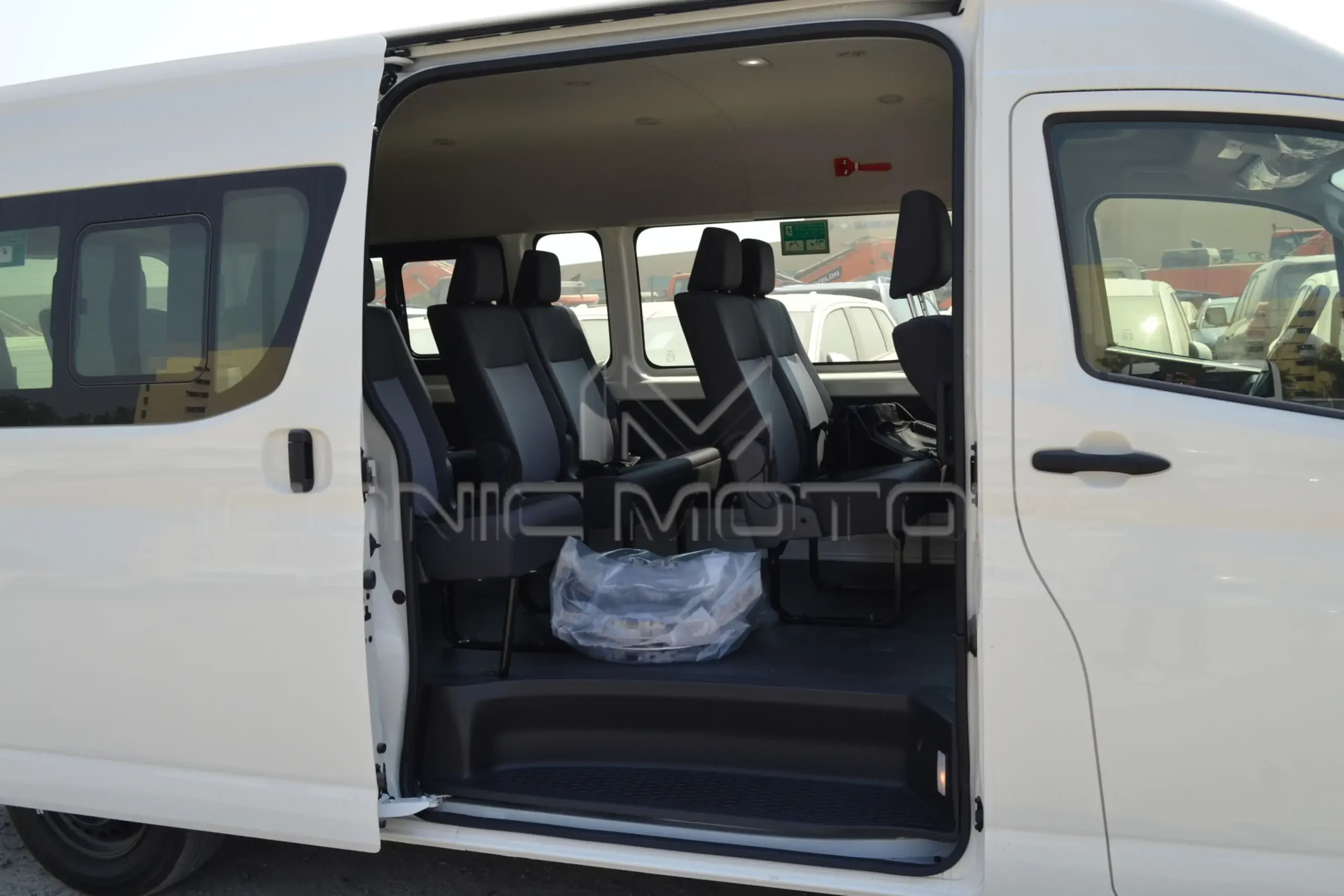 2025 TOYOTA HIACE 13ST HIGH ROOF 2.8L DIESEL,M/T