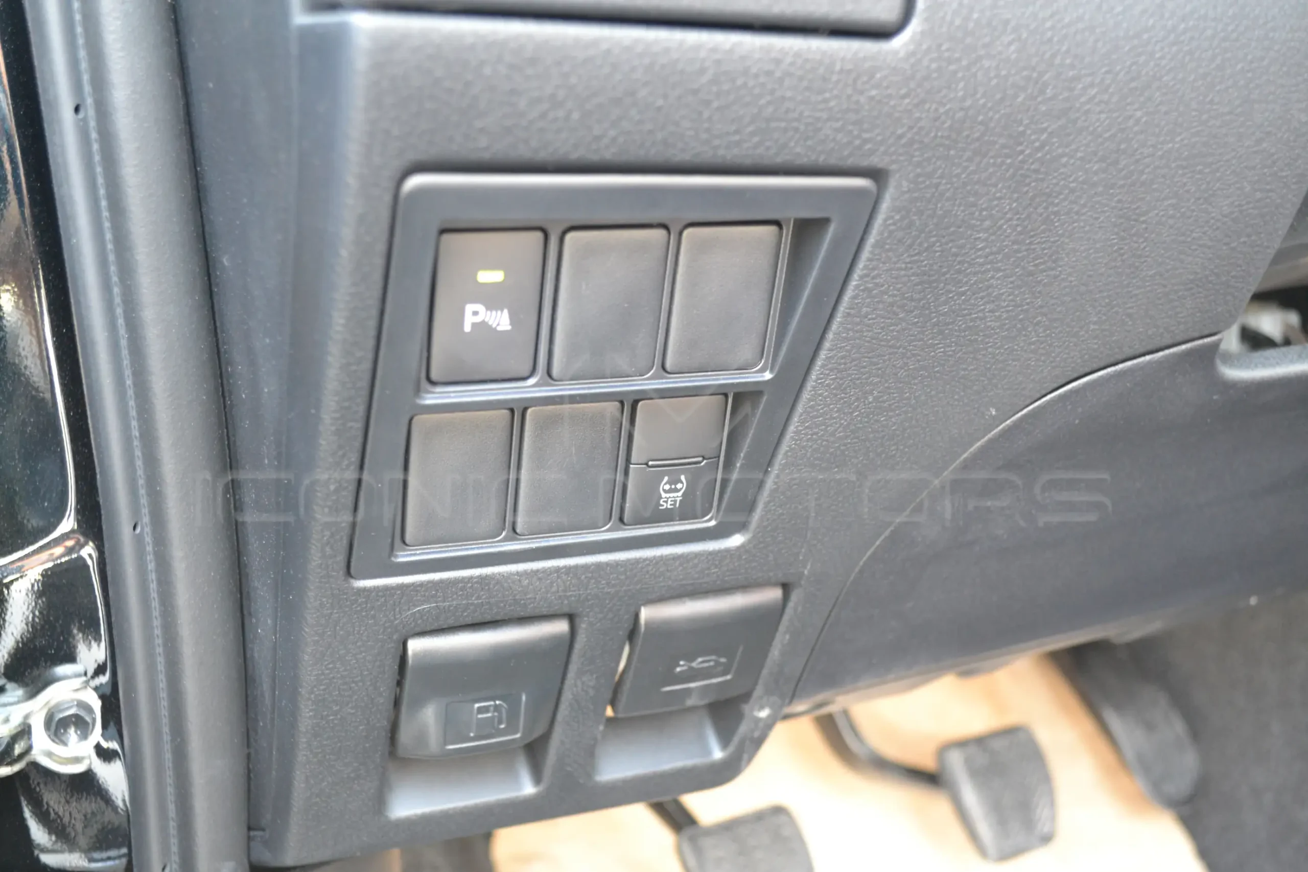 2024 TOYOTA HILUX DC 2.8L M/T 4X4 DIESEL