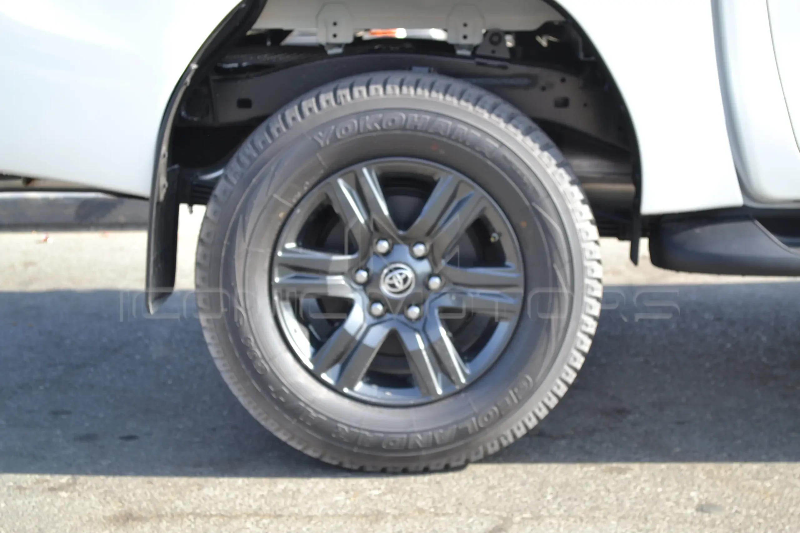 2025 TOYOTA HILUX DC 2.7L GLX M/T 4X4 PETROL