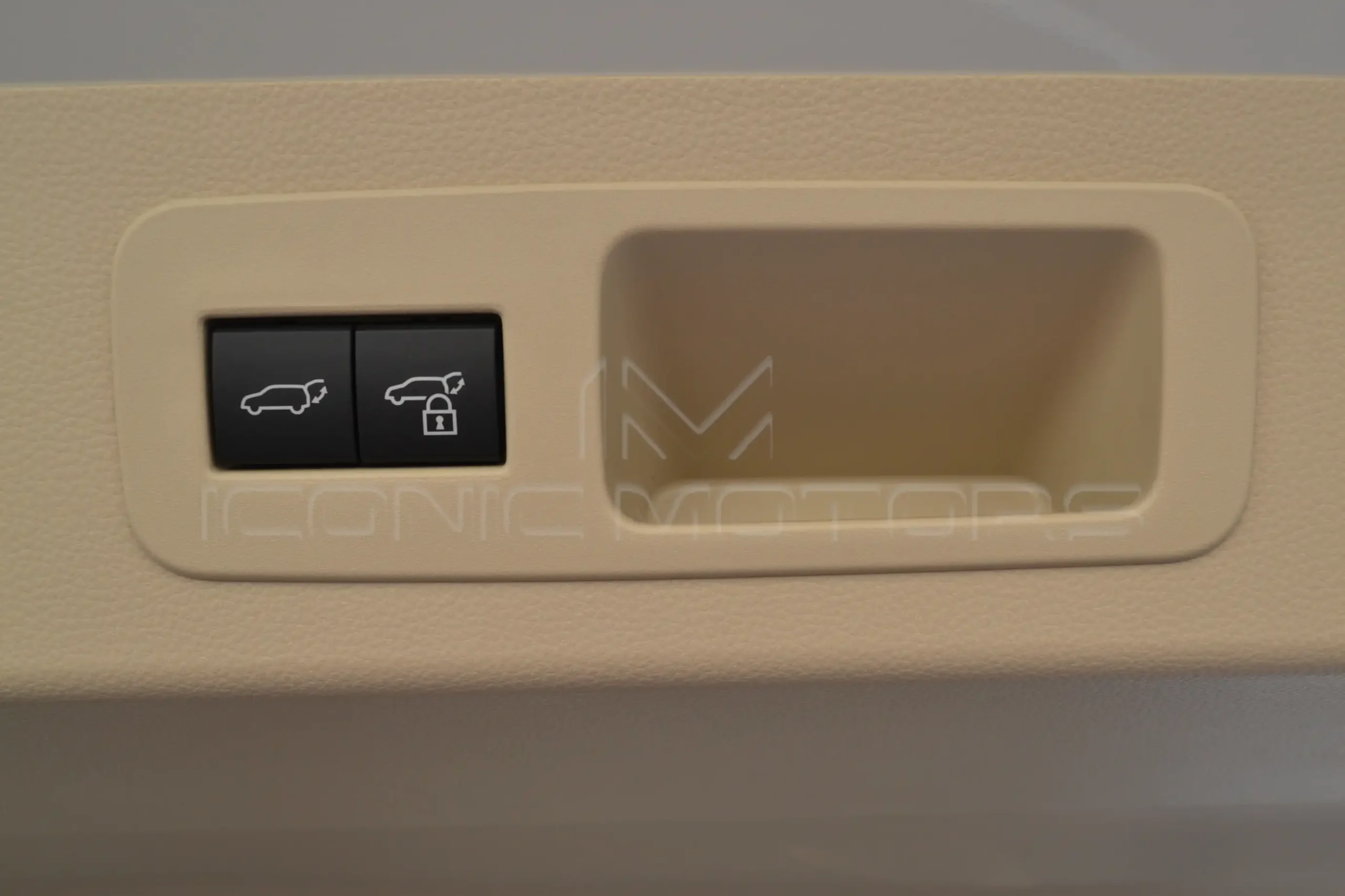 2024 TOYOTA LAND CRUISER 4.0L GXR KLC40GXR