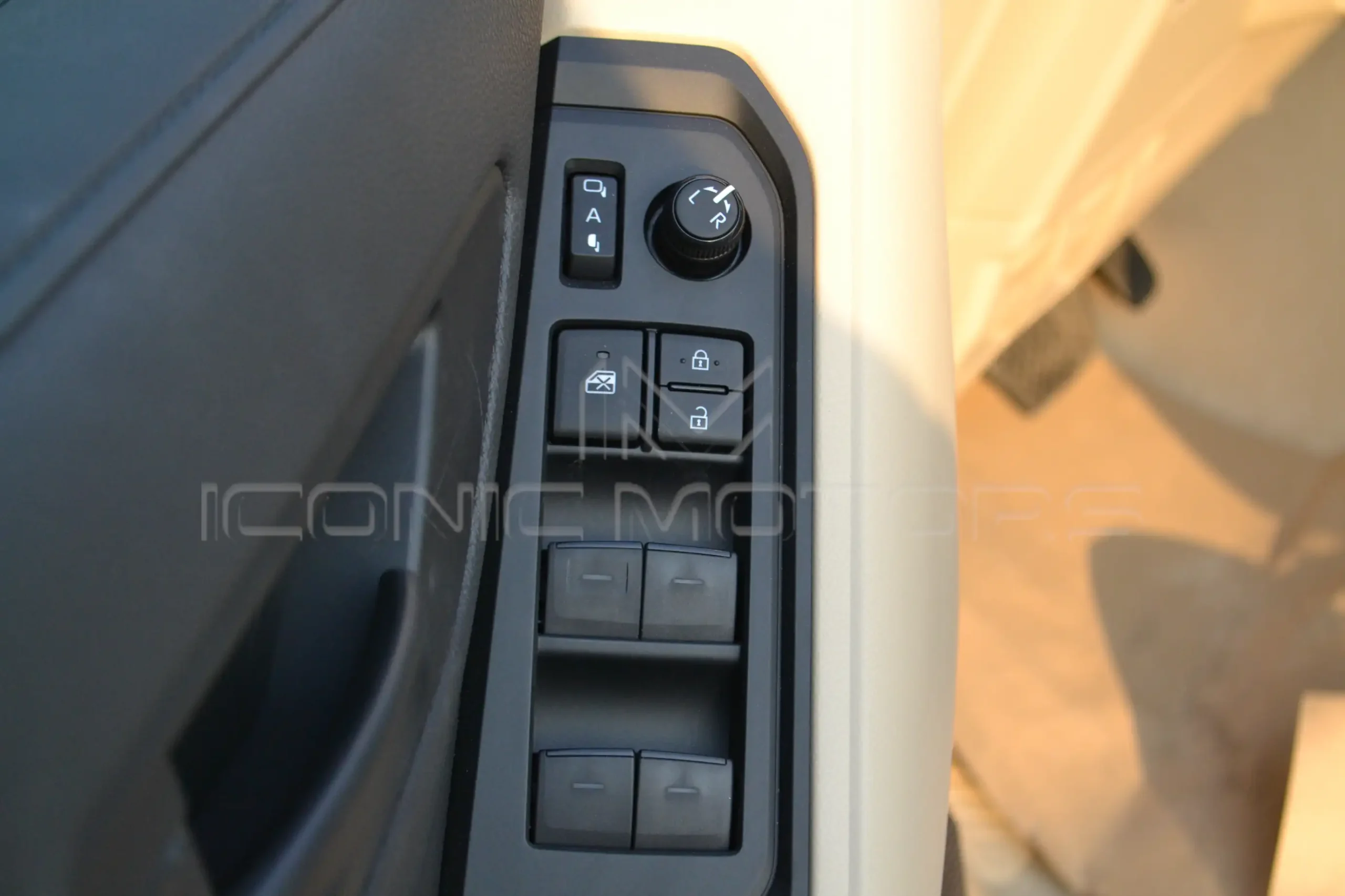 2024 TOYOTA LAND CRUISER 4.0L GXR KLC40GXR