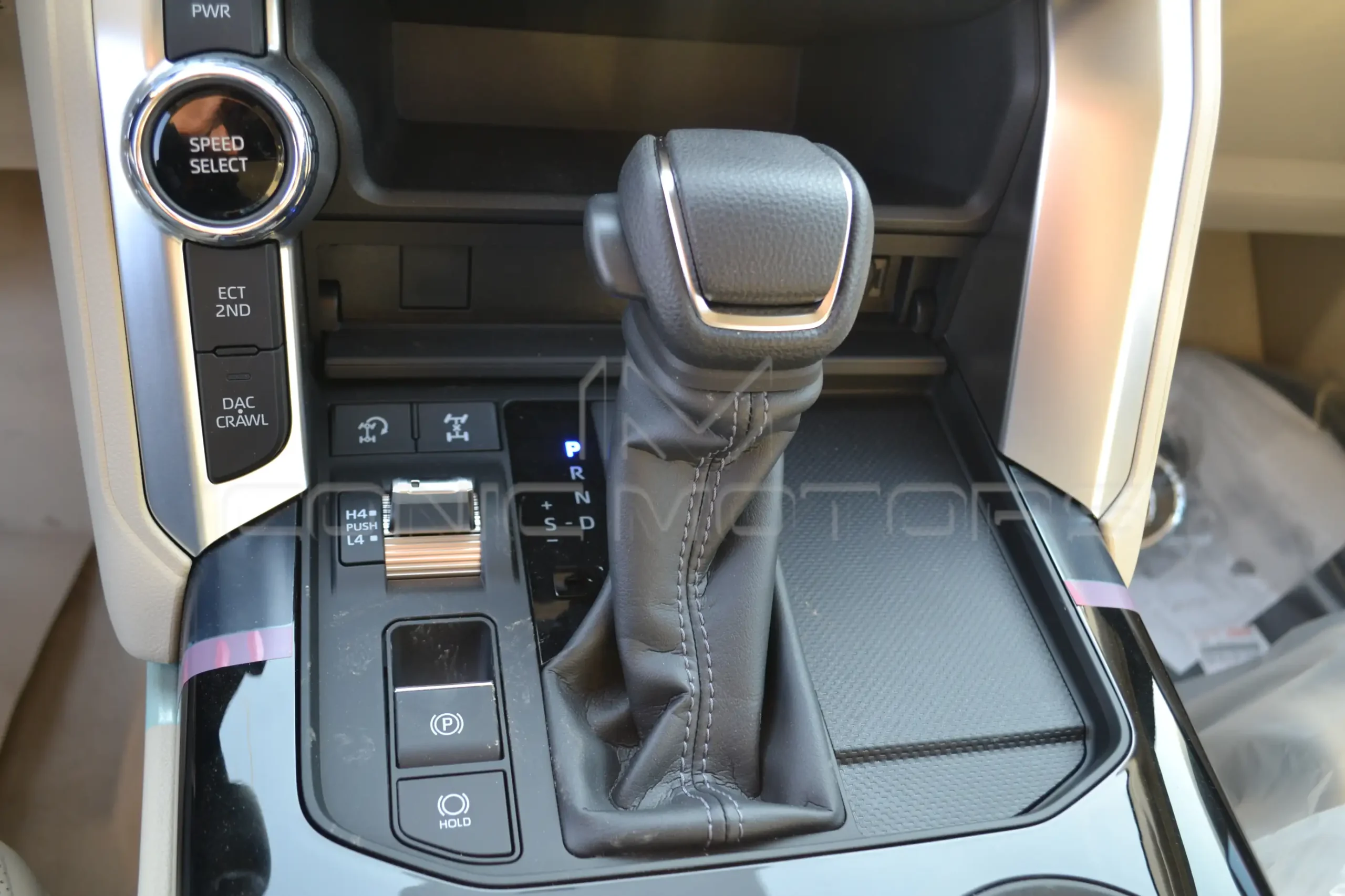 2024 TOYOTA LAND CRUISER 4.0L GXR KLC40GXR