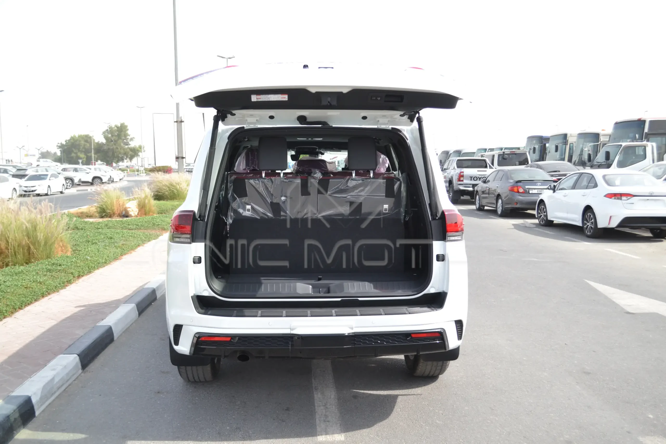 2025 TOYOTA LAND CRUISER 3.3L VXR DIESEL LC33VXR25