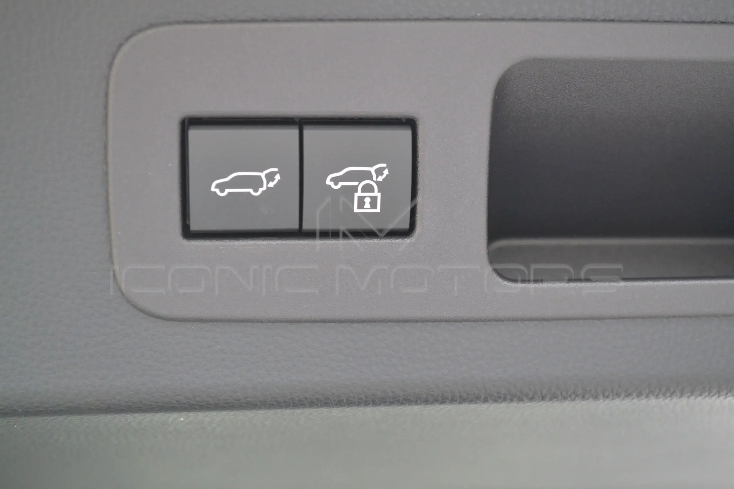 2025 TOYOTA LAND CRUISER 3.3L VXR DIESEL LC33VXR25