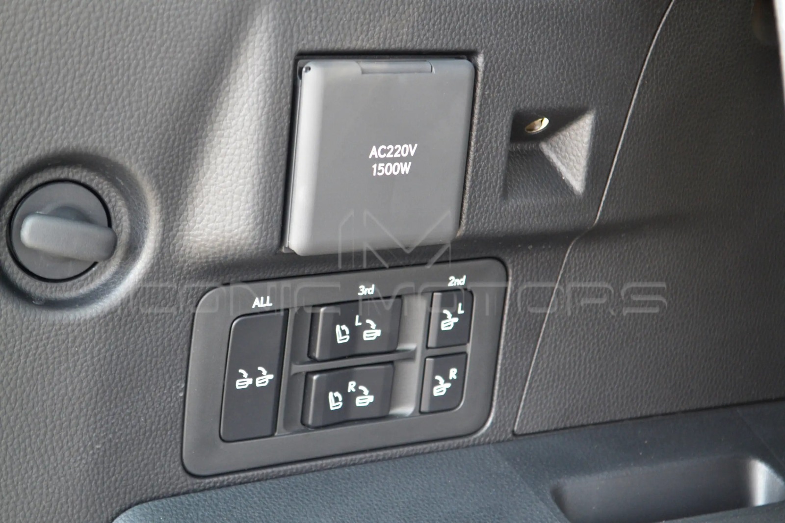 2025 LEXUS LX700h 3.5L 1MHEV SIGNATURE 25LX700HS