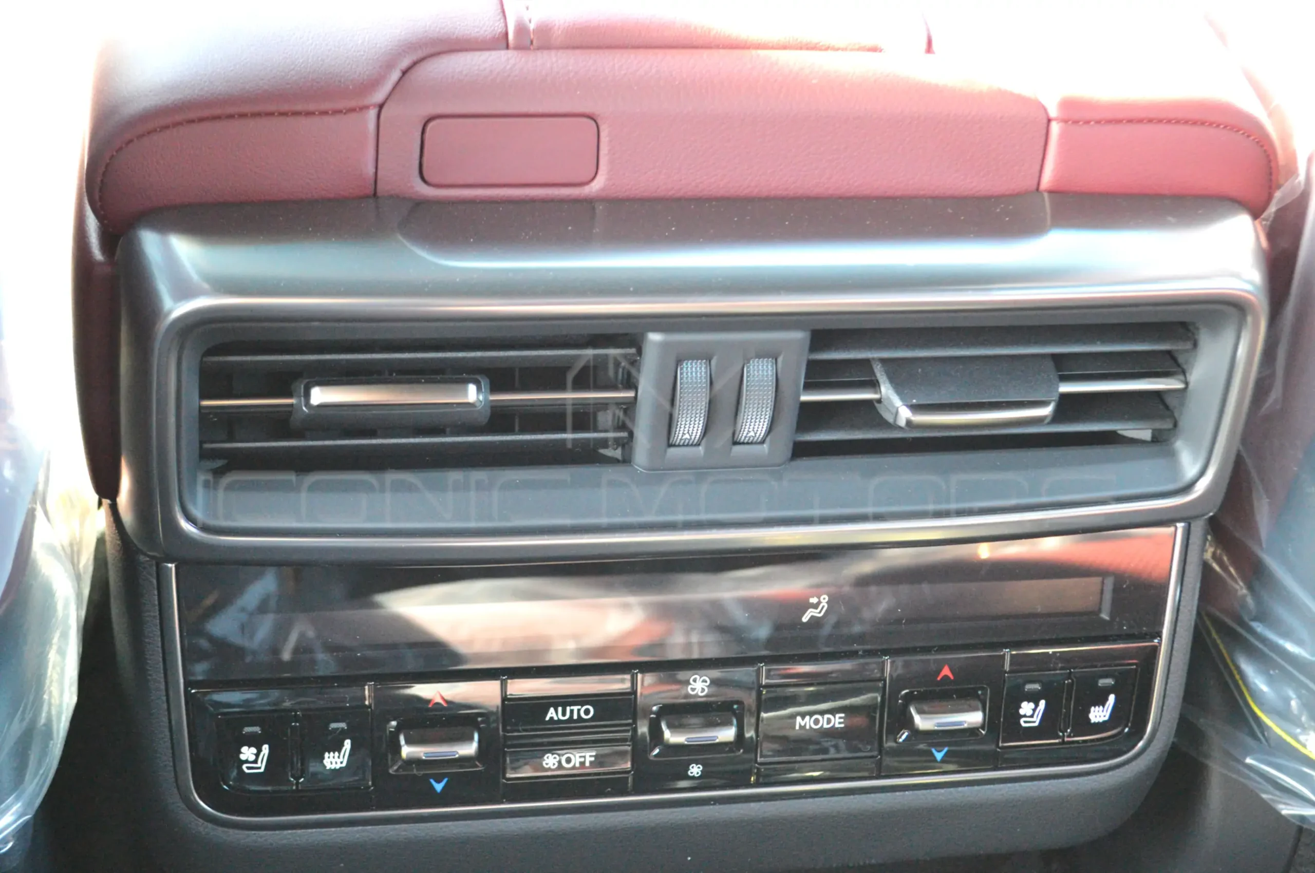 2026 LX600 3.5L  PETROL SIGNATURE 26LX600S