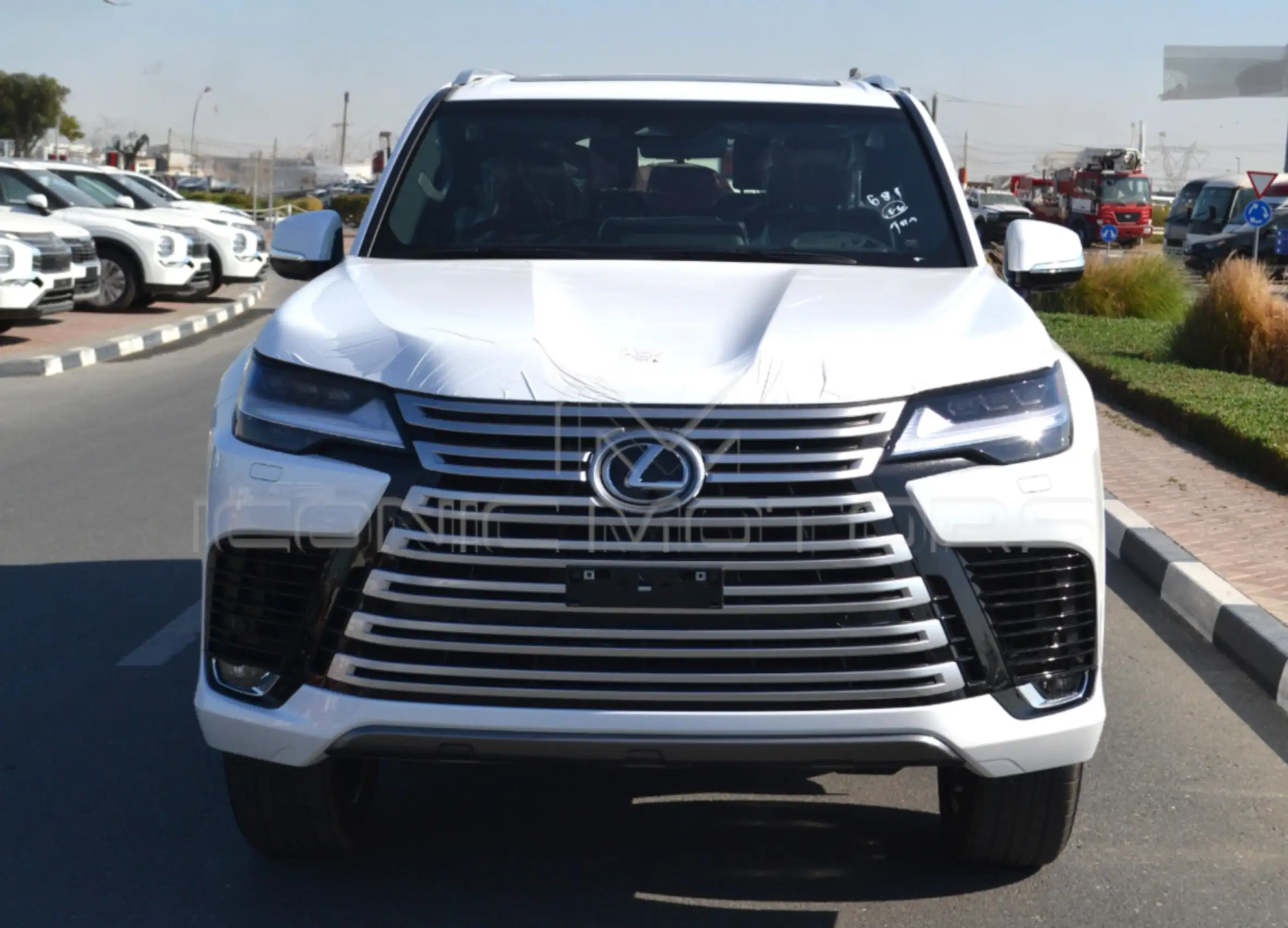 2026 LX600 3.5L  PETROL SIGNATURE 26LX600S