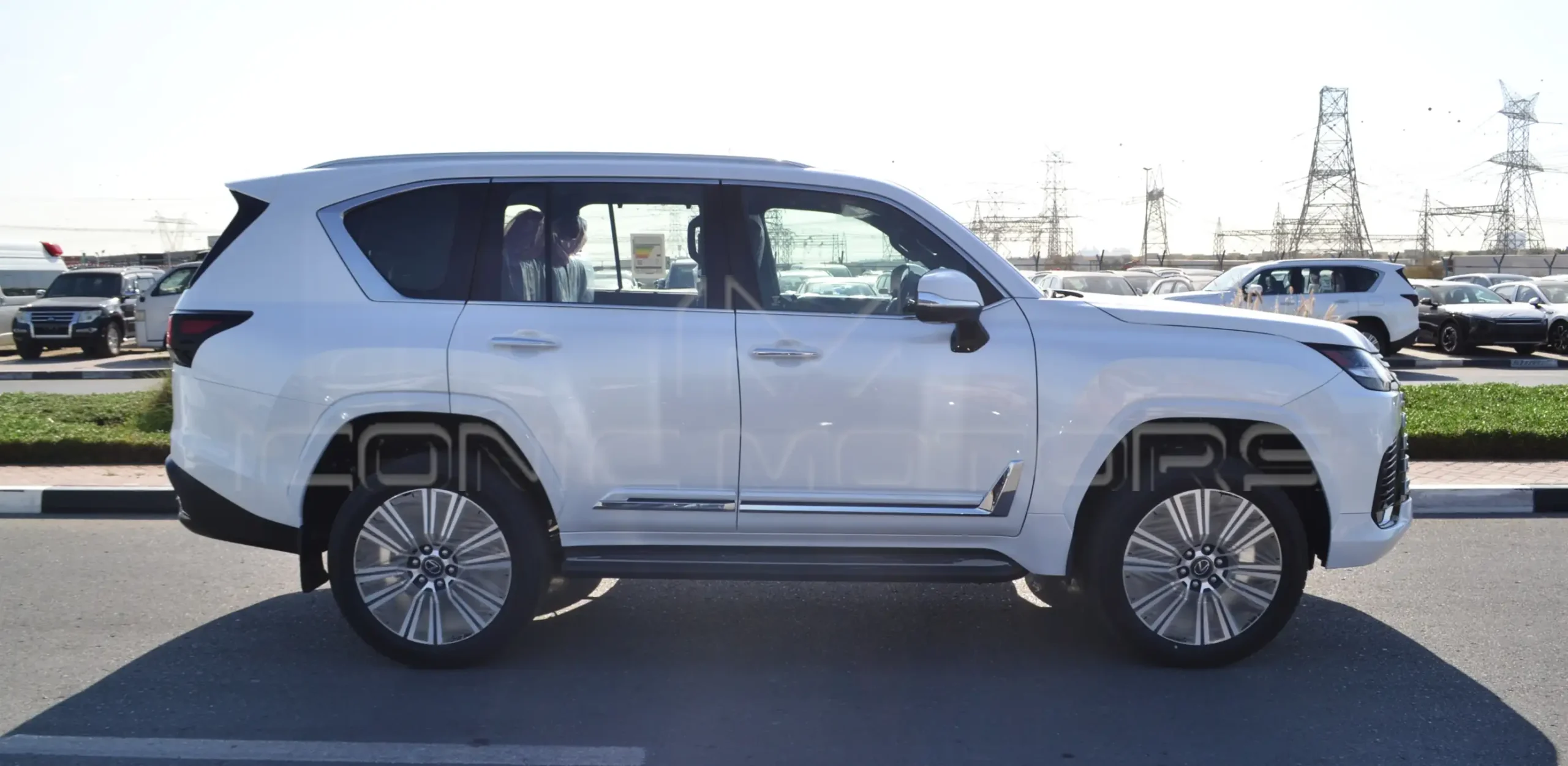 2026 LX600 3.5L  PETROL SIGNATURE 26LX600S