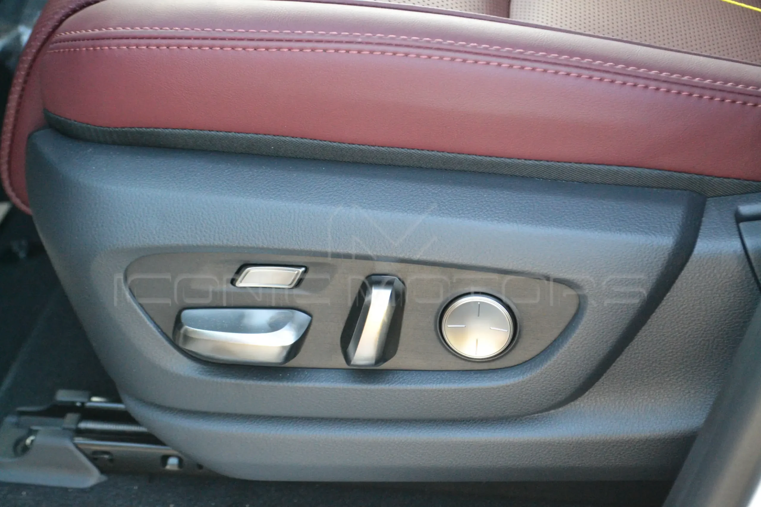 2026 LX600 3.5L  PETROL SIGNATURE 26LX600S