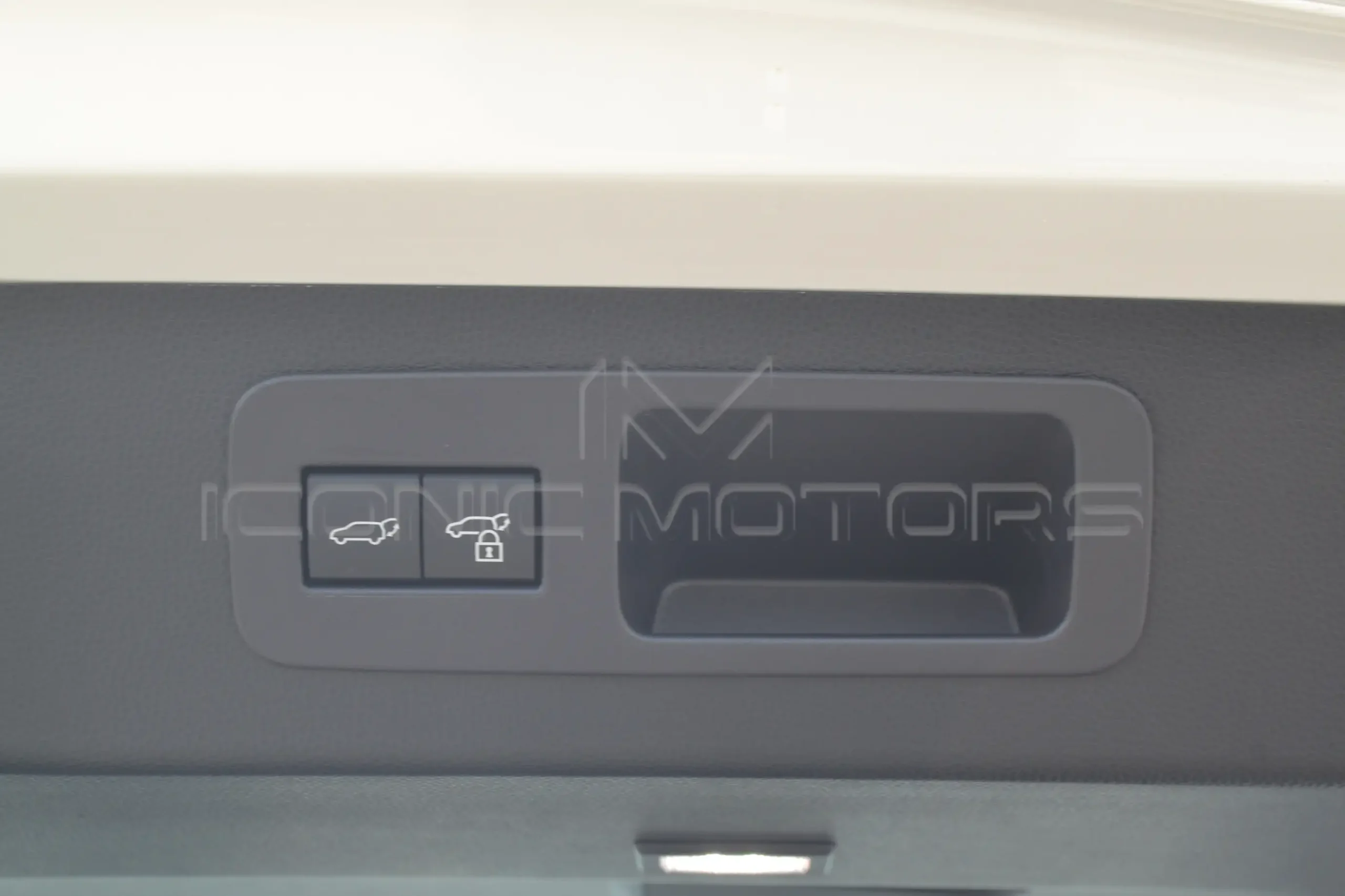 2026 LX600 3.5L  PETROL SIGNATURE 26LX600S