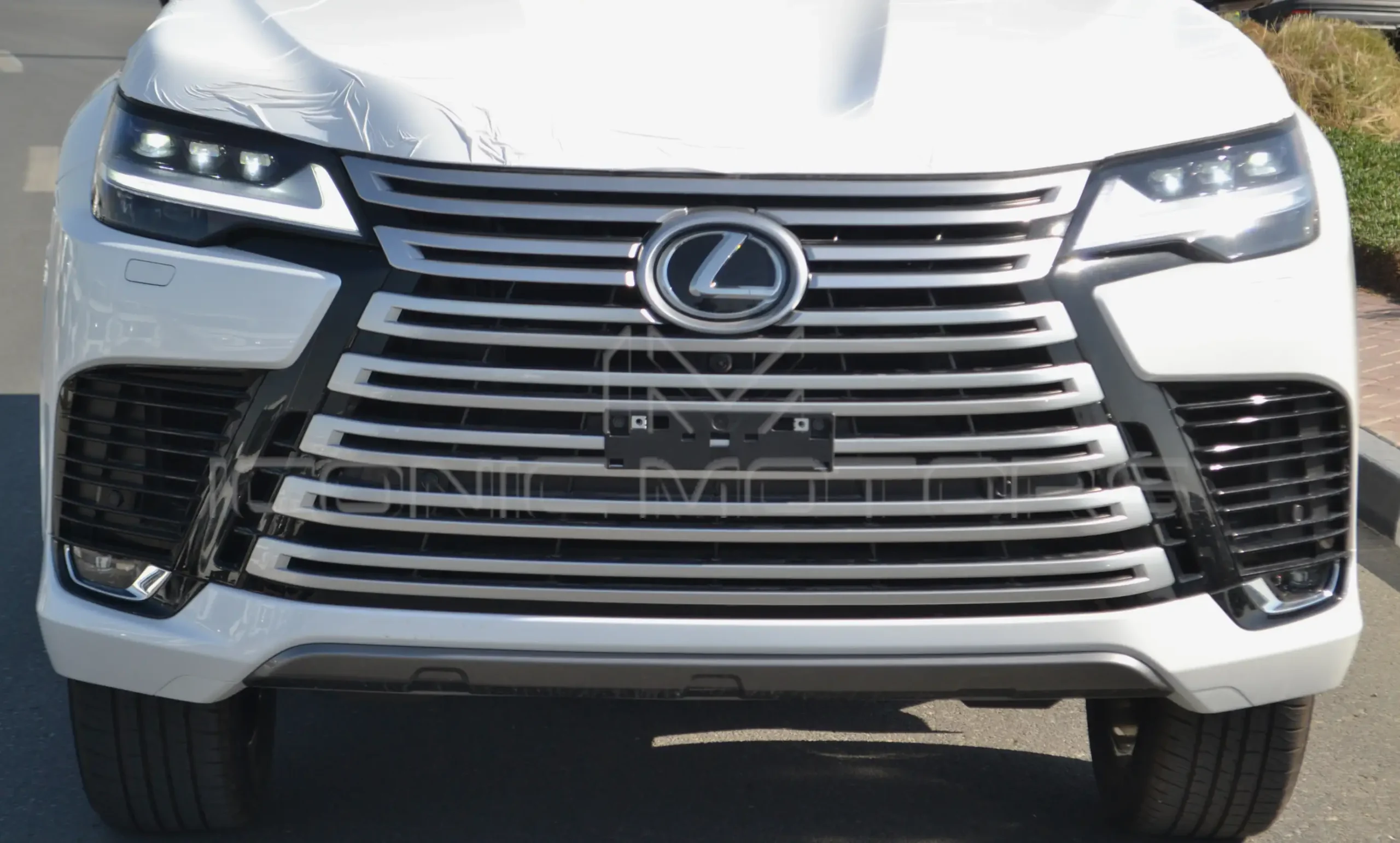 2026 LX600 3.5L  PETROL SIGNATURE 26LX600S