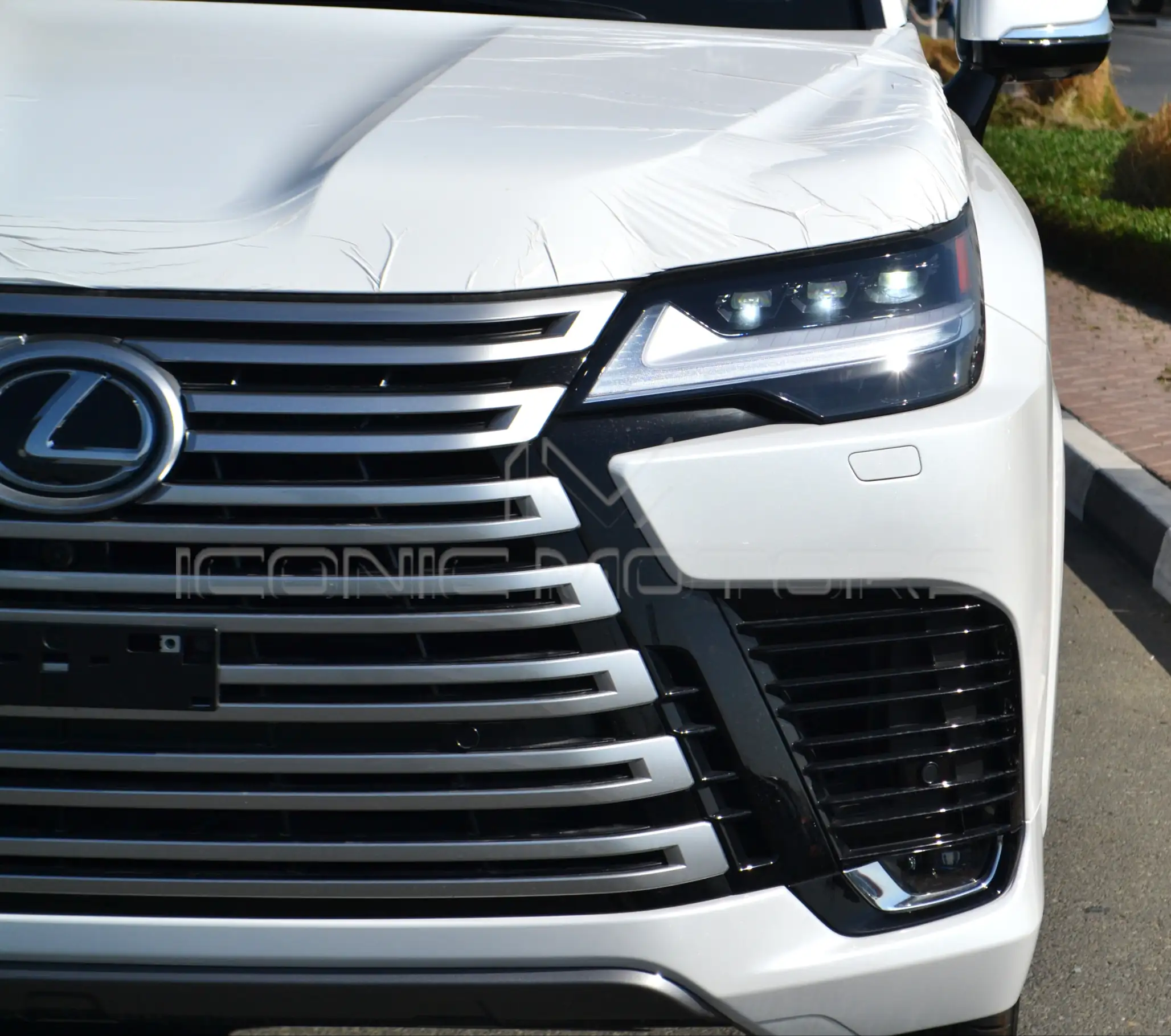 2026 LX600 3.5L  PETROL SIGNATURE 26LX600S