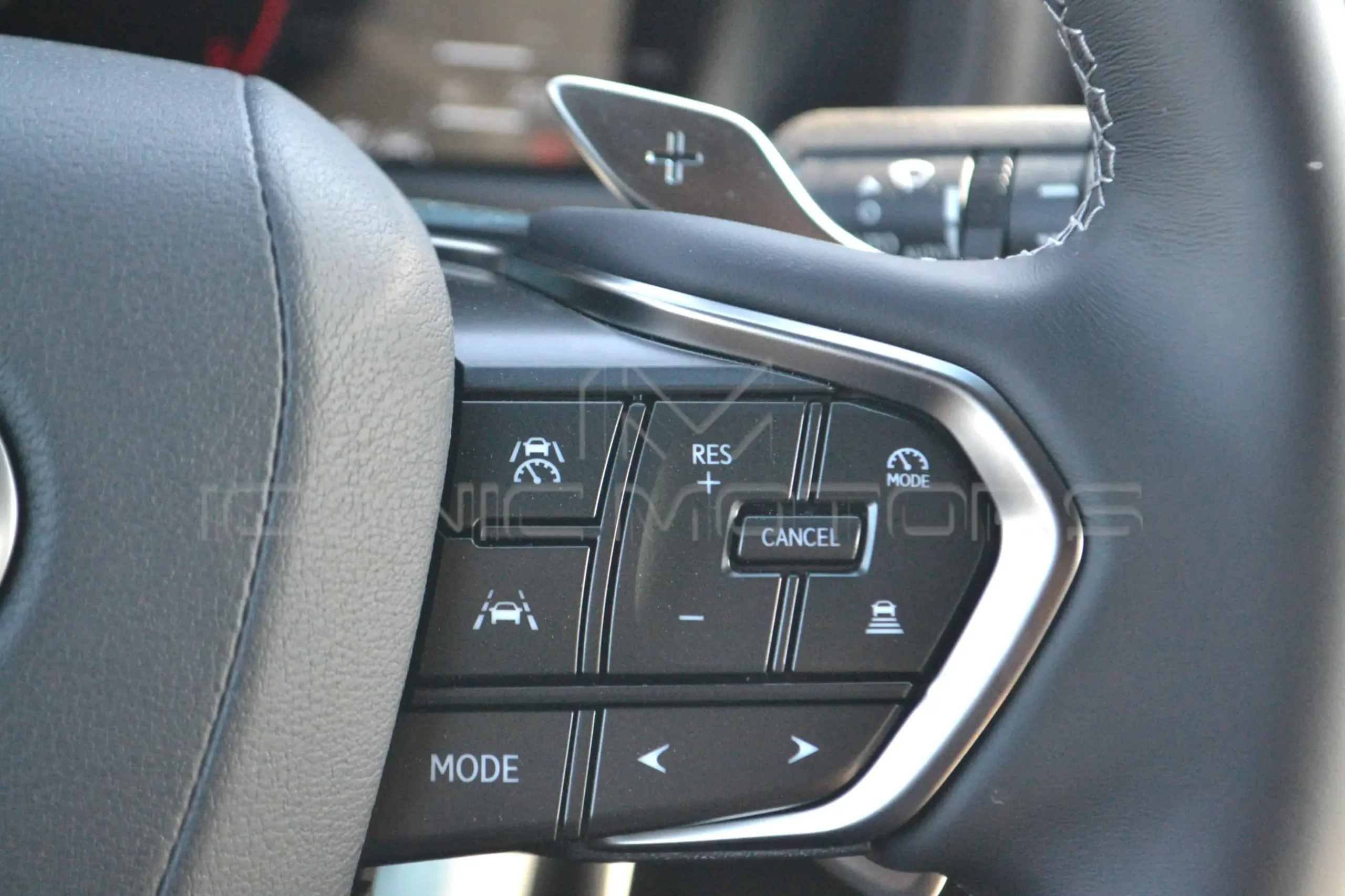 2026 LX600 3.5L  PETROL SIGNATURE 26LX600S