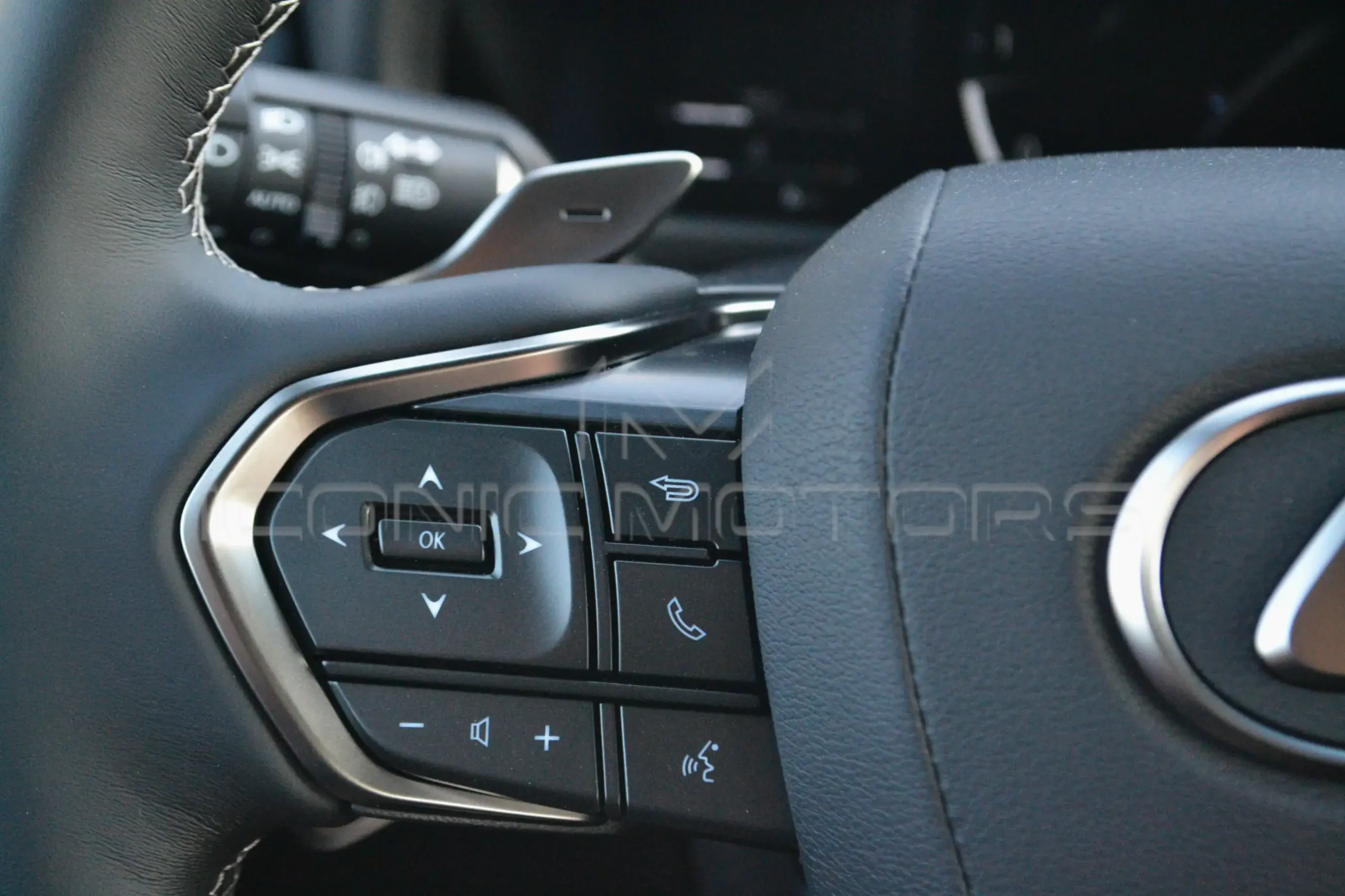 2026 LX600 3.5L  PETROL SIGNATURE 26LX600S