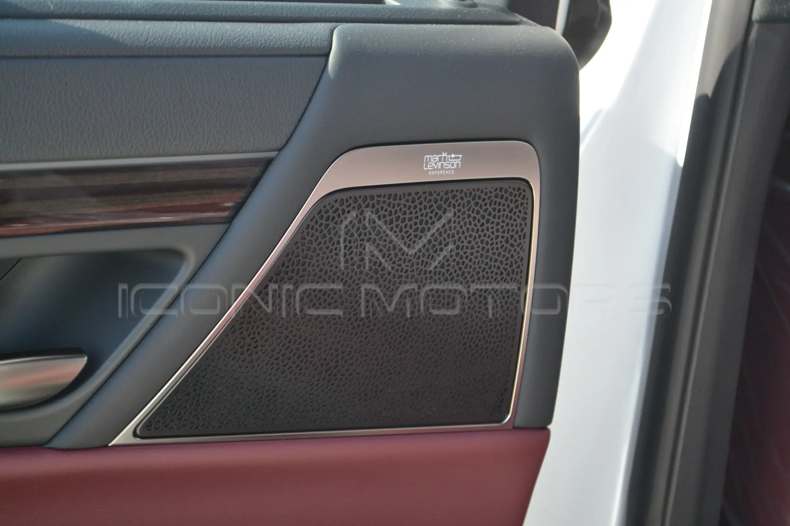 2026 LX600 3.5L  PETROL SIGNATURE 26LX600S